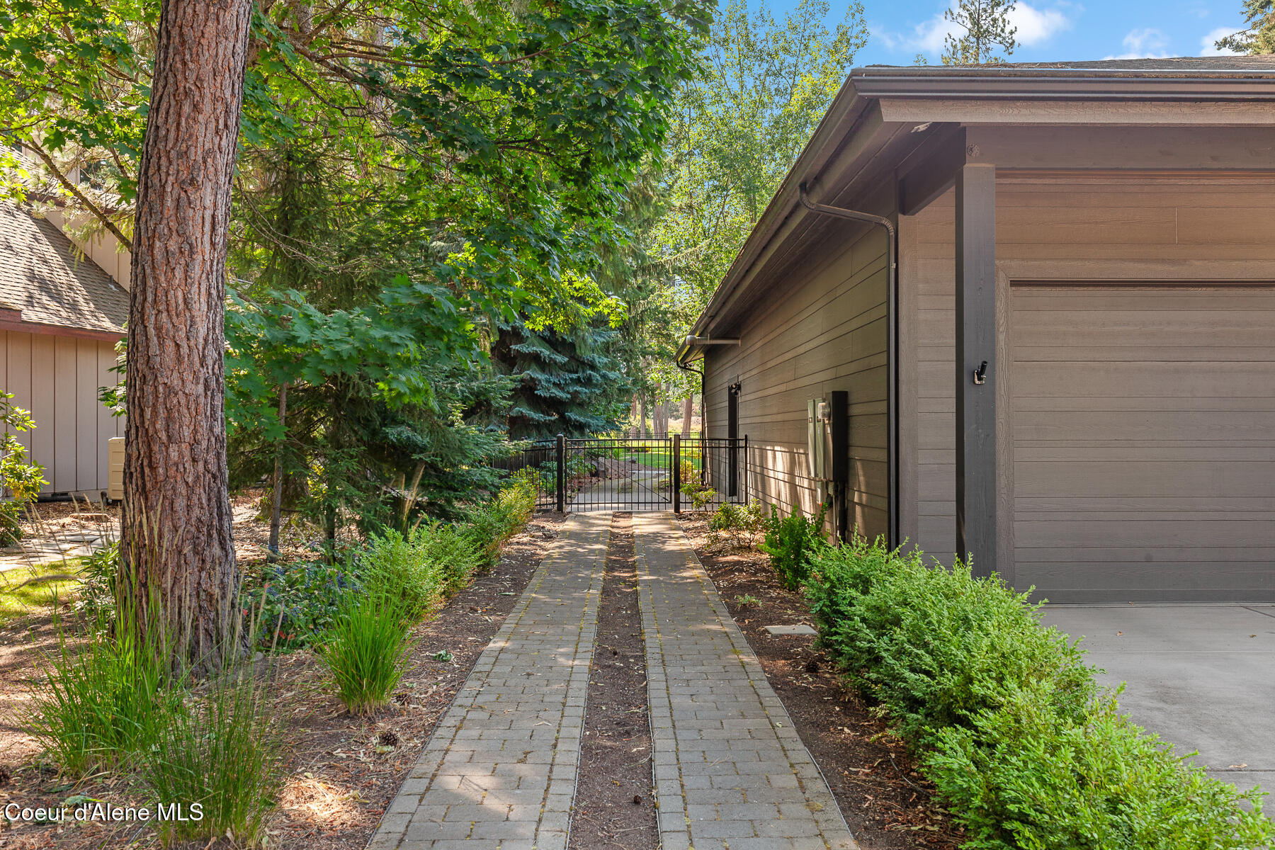 Hayden Lake, Idaho, 83835, United States, 4 Bedrooms Bedrooms, ,4 BathroomsBathrooms,Residential,For Sale,1984036