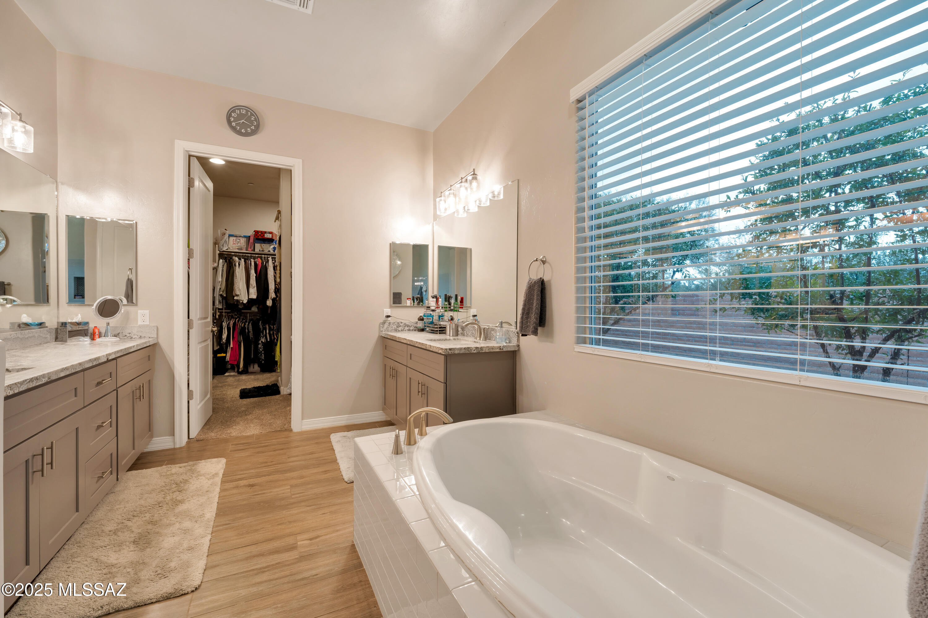 Tucson, Arizona, 85742, United States, 4 Bedrooms Bedrooms, ,4 BathroomsBathrooms,Residential,For Sale,2003188