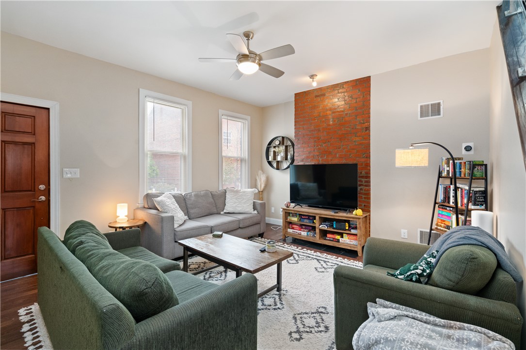 Lawrenceville, Pennsylvania, 15201, United States, 3 Bedrooms Bedrooms, ,2 BathroomsBathrooms,Residential,For Sale,1995818