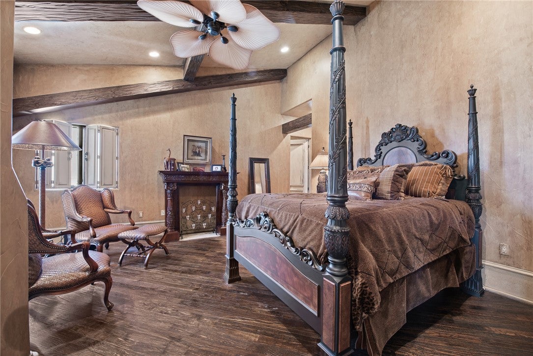 Rogers, Arkansas, 72758, United States, 5 Bedrooms Bedrooms, ,9 BathroomsBathrooms,Residential,For Sale,2003084