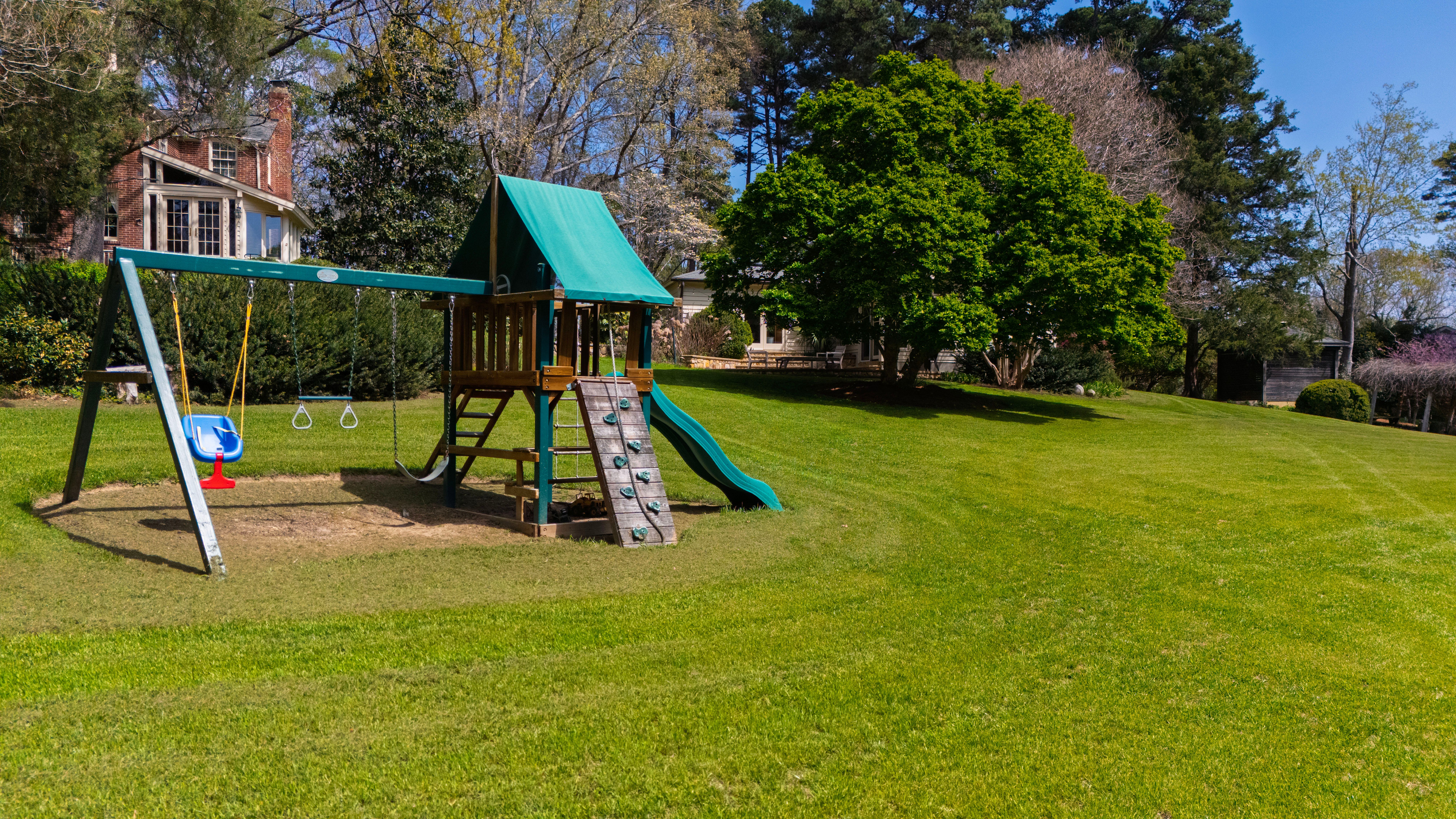  223 Hillcrest Circle, Chapel Hill, NC 27514 - 物件實景