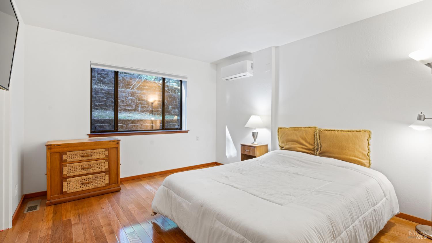 Woodacre, California, 94973, United States, 4 Bedrooms Bedrooms, ,5 BathroomsBathrooms,Residential,For Sale,1847127