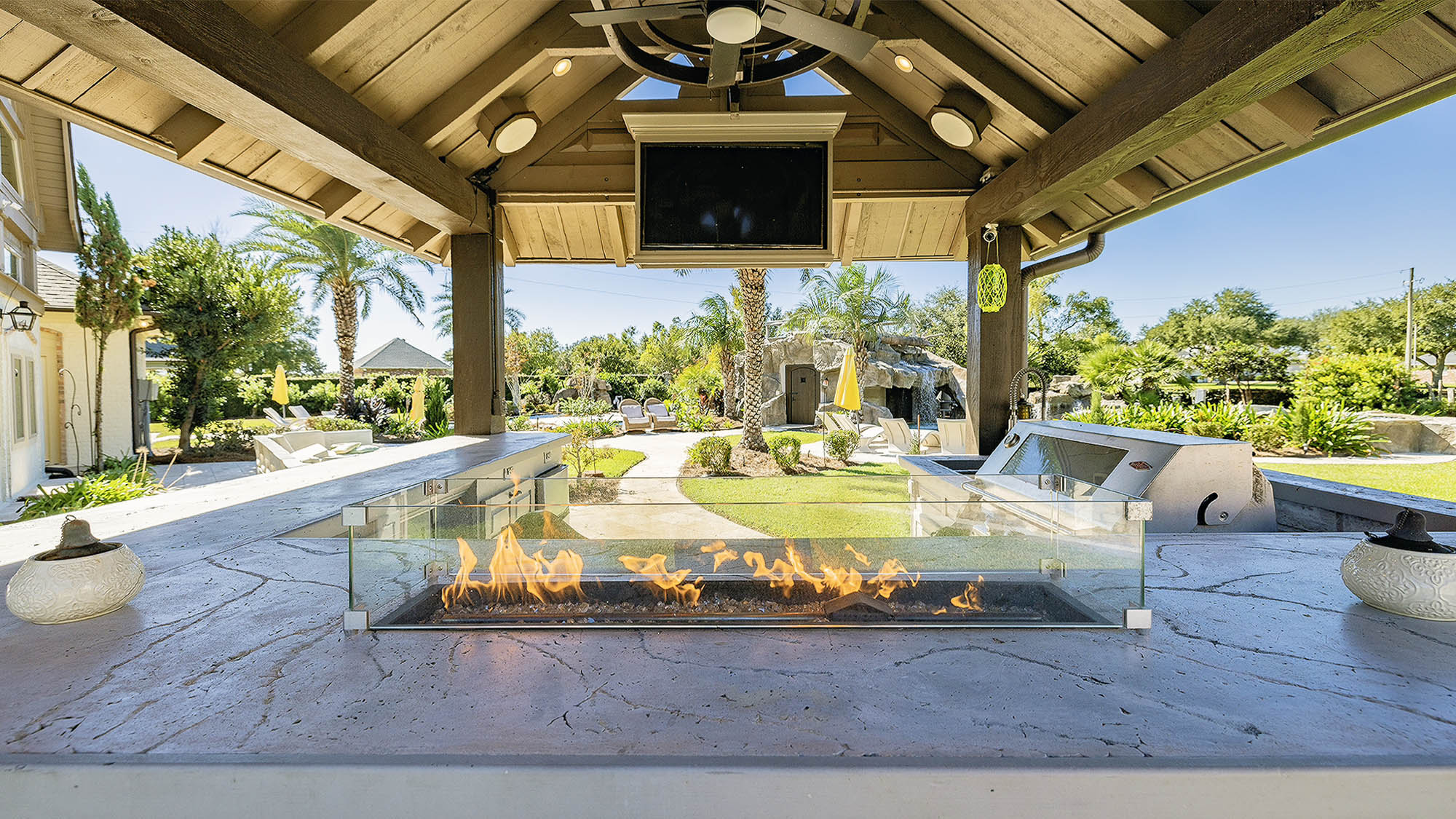 Houma, Louisiana, 70360, United States, 4 Bedrooms Bedrooms, ,5 BathroomsBathrooms,Residential,For Sale,1992086