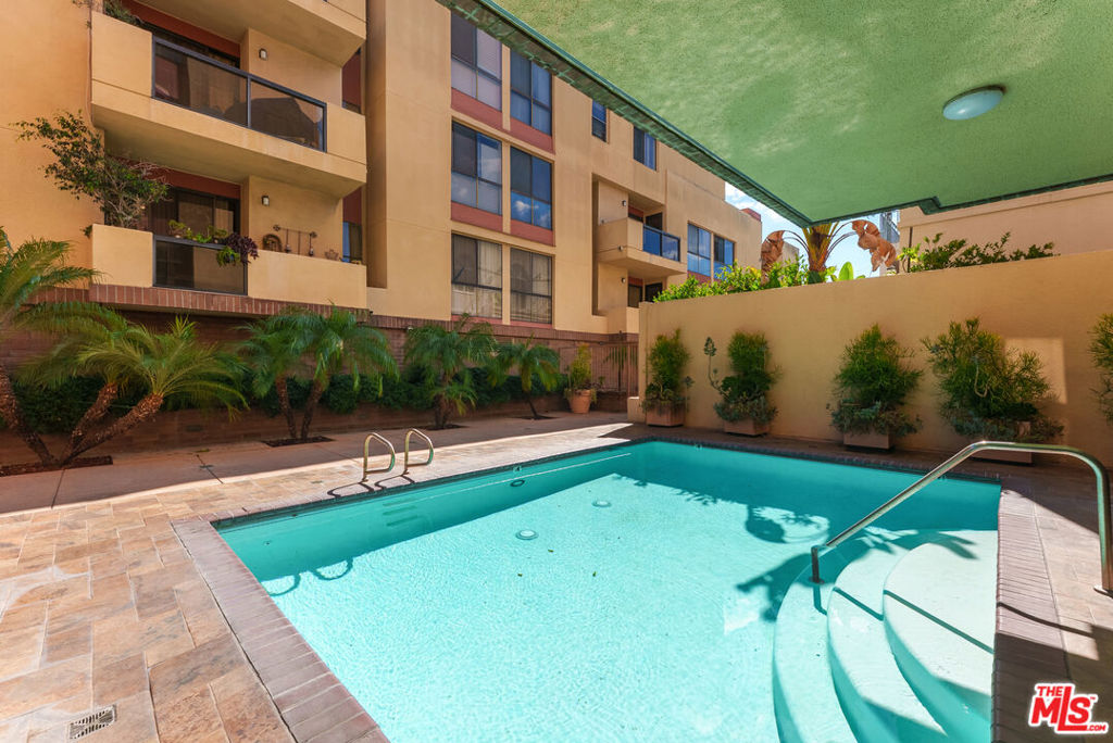 Beverly Hills, California, 90211, United States, 2 Bedrooms Bedrooms, ,2 BathroomsBathrooms,Residential,For Sale,1980744