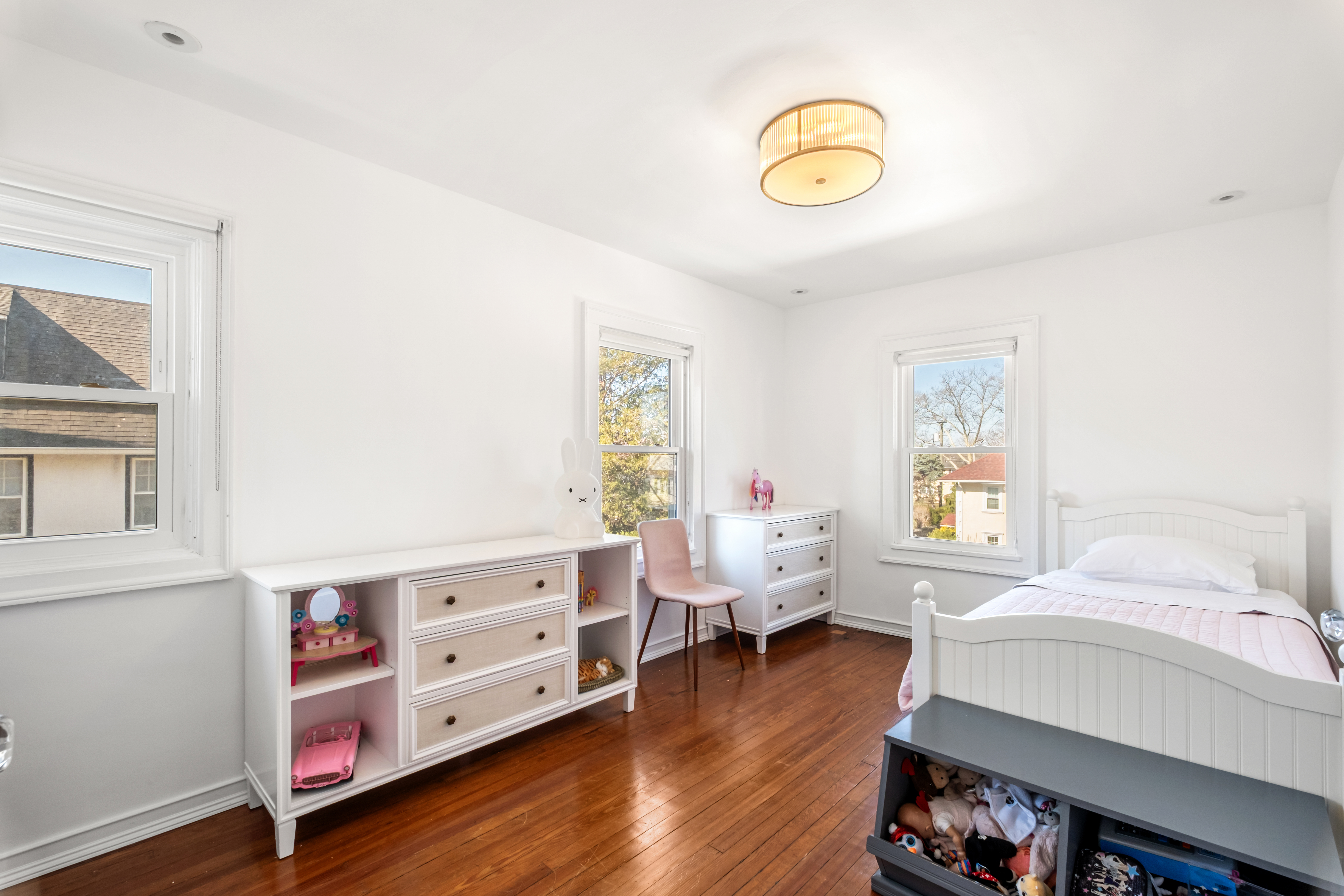  a gracious, fully-updated home where  every detail has been considered. - 物件實景