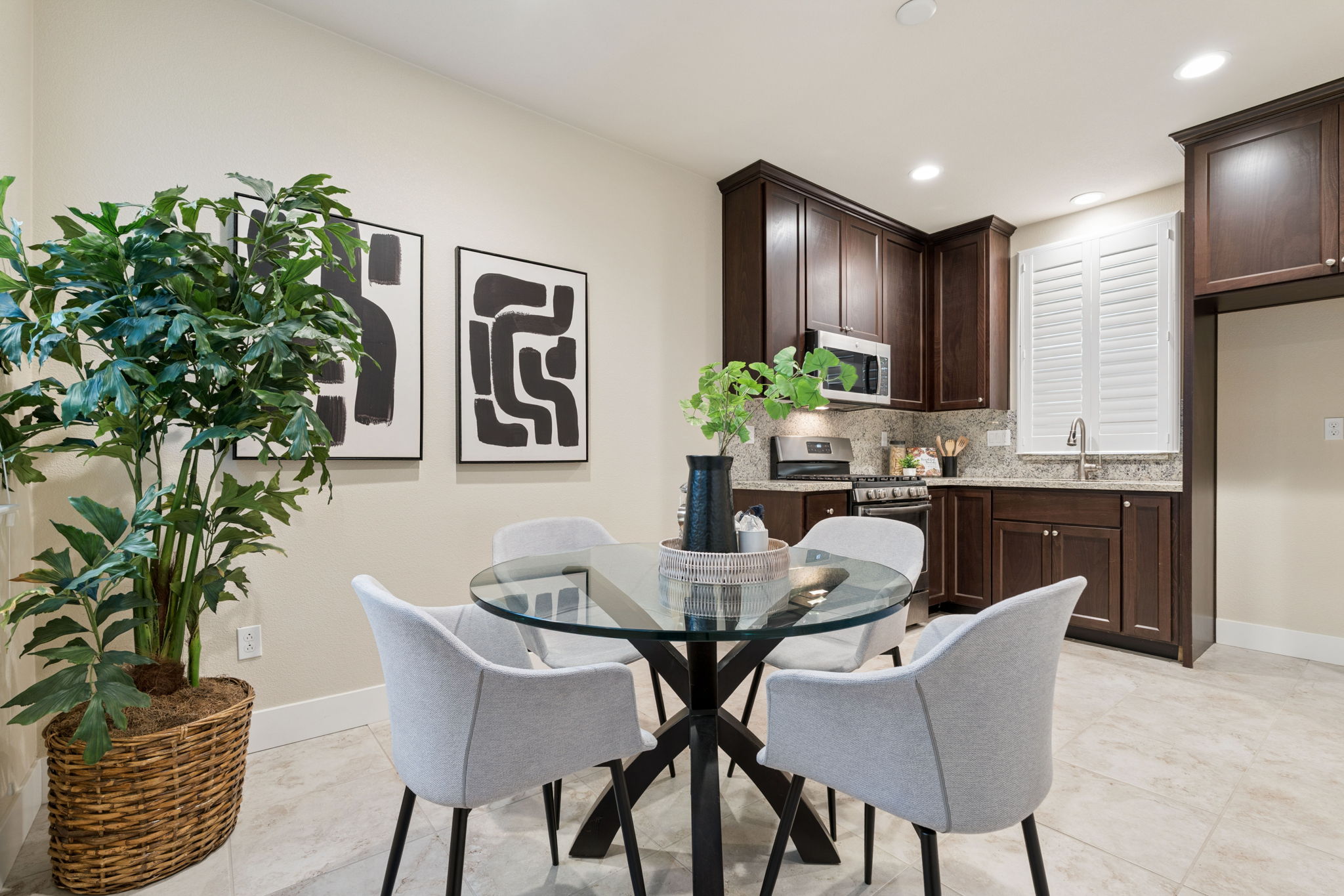  633 W Waterman Drive - 物件實景