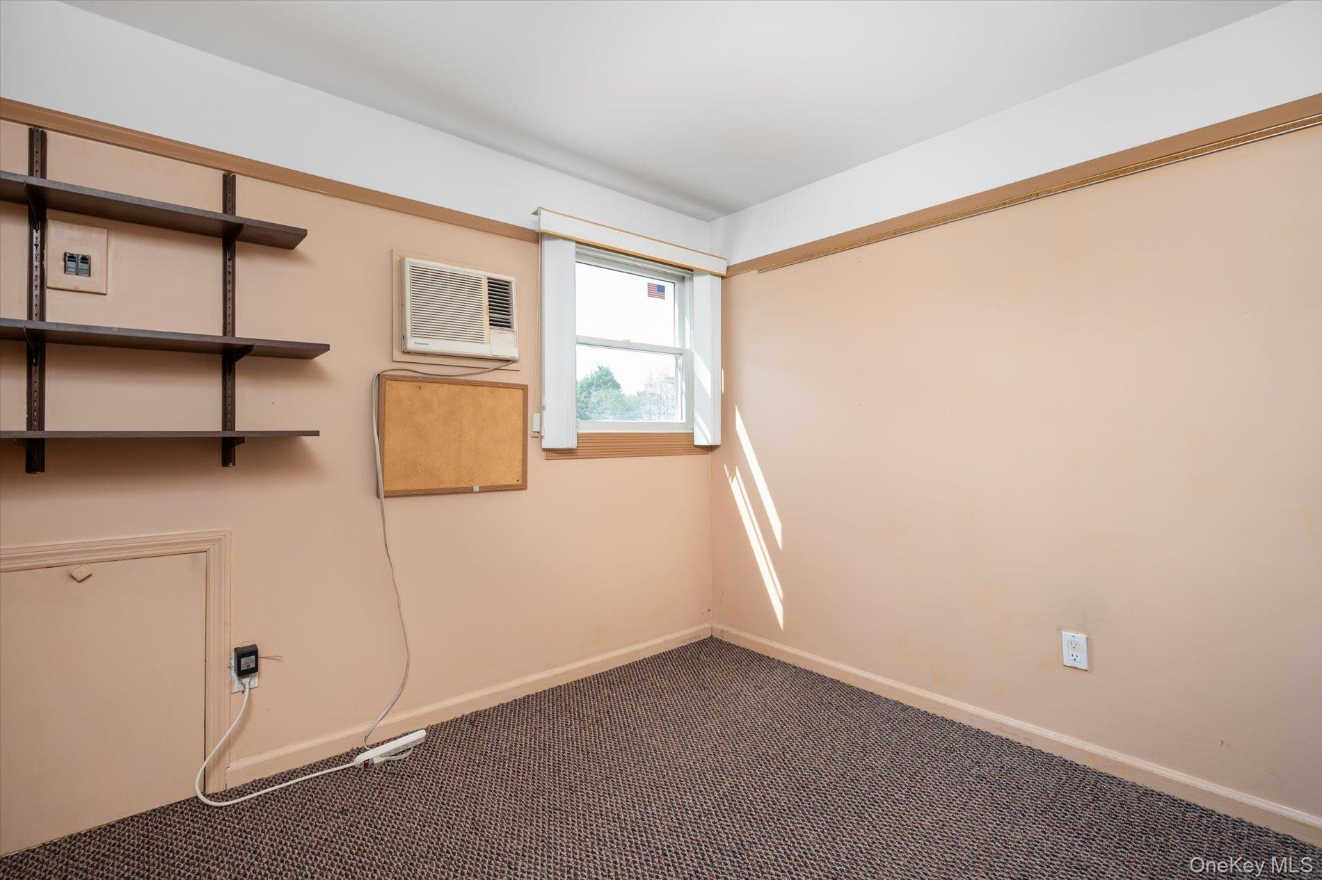 Levittown, New York, 11756, United States, 5 Bedrooms Bedrooms, ,2 BathroomsBathrooms,Residential,For Sale,1931352