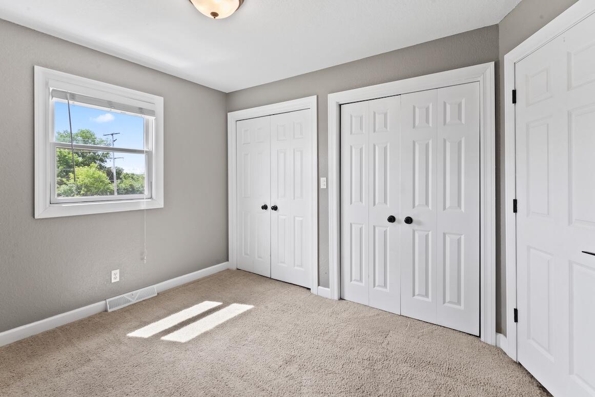 Delafield, Wisconsin, 53072, United States, 3 Bedrooms Bedrooms, ,2 BathroomsBathrooms,Residential,For Sale,1927266