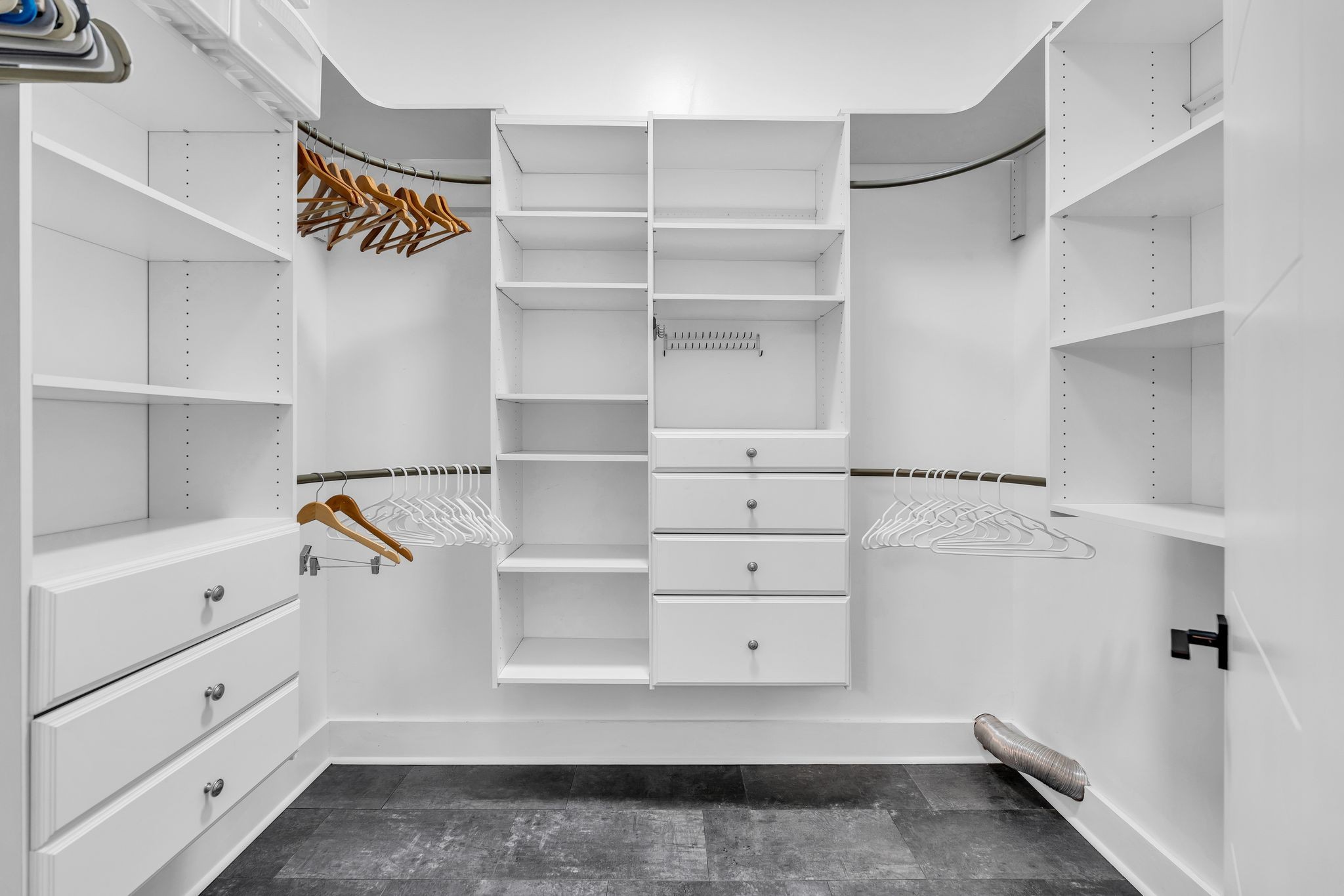 Lawrenceburg, Tennessee, 38464, United States, 3 Bedrooms Bedrooms, ,2 BathroomsBathrooms,Residential,For Sale,1988377