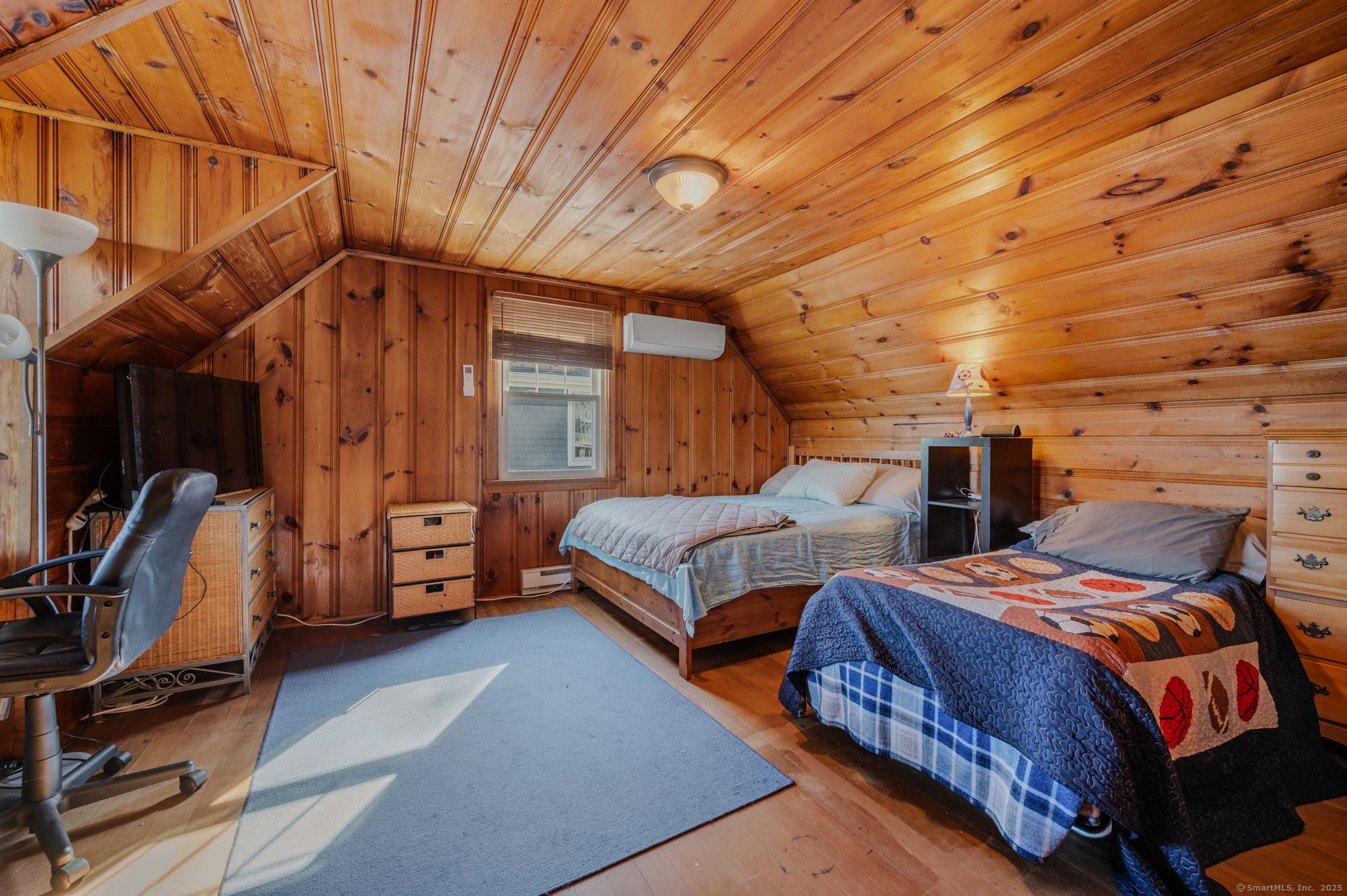 East Lyme, Connecticut, 06357, United States, 3 Bedrooms Bedrooms, ,1 BathroomBathrooms,Residential,For Sale,1987799