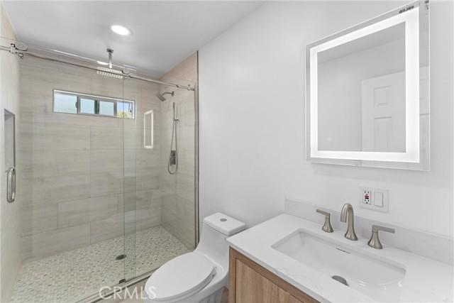 Los Angeles, California, 90043, United States, 3 Bedrooms Bedrooms, ,2 BathroomsBathrooms,Residential,For Sale,1909410