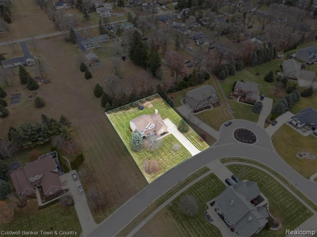 Highland, Michigan, 48357, United States, 4 Bedrooms Bedrooms, ,4 BathroomsBathrooms,Residential,For Sale,2003066