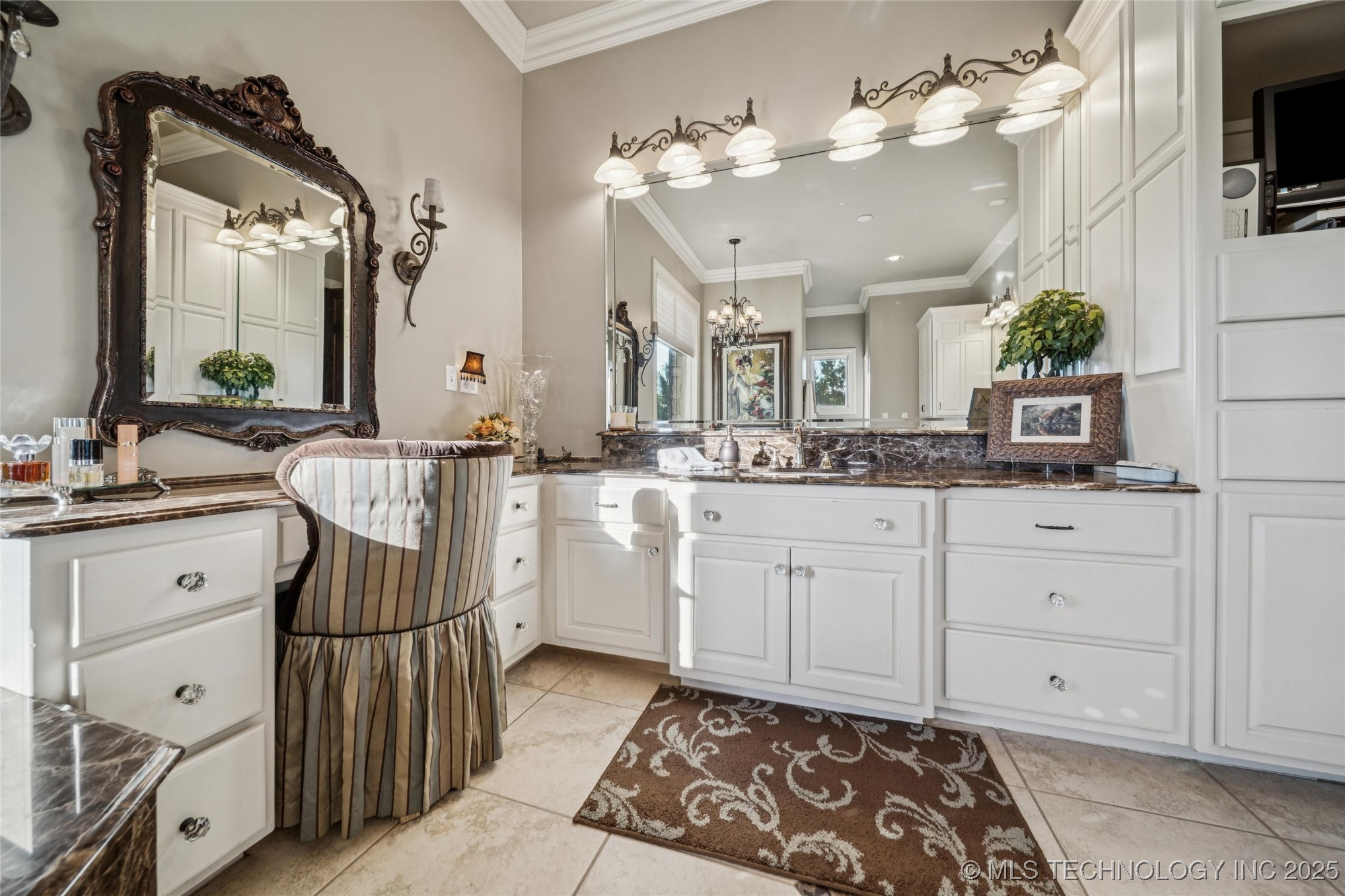 Mounds, Oklahoma, 74047, United States, 4 Bedrooms Bedrooms, ,6 BathroomsBathrooms,Residential,For Sale,1960960