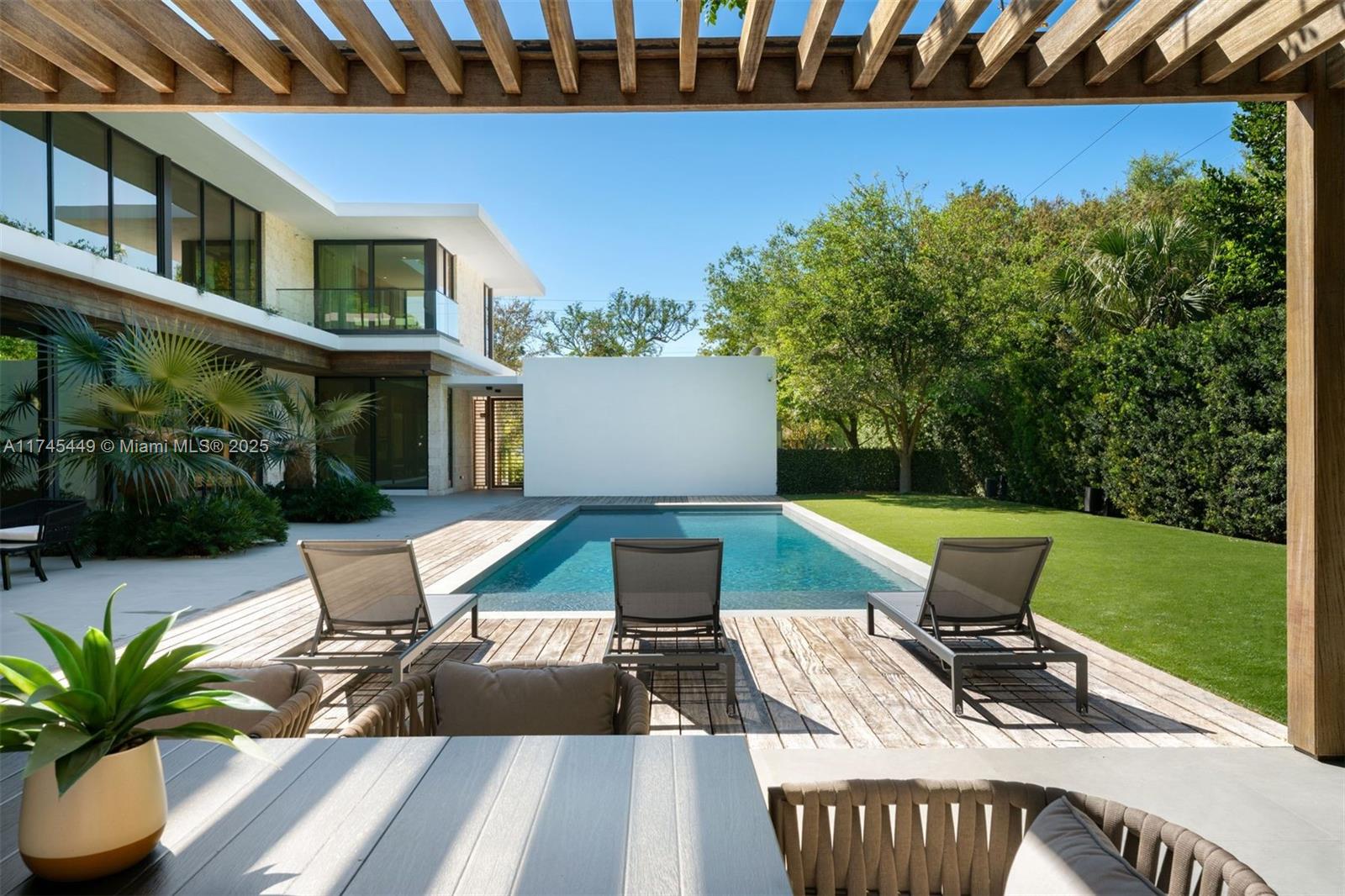 Coral Gables, Florida, 33156, United States, 7 Bedrooms Bedrooms, ,8 BathroomsBathrooms,Residential,For Sale,1732082