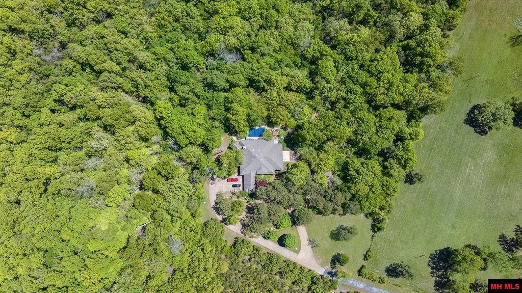 7922 HWY 201 SOUTH, Mountain Home, Arkansas, 72653, United States, 5 Bedrooms Bedrooms, ,6 BathroomsBathrooms,Residential,For Sale,7922 HWY 201 SOUTH,1266257