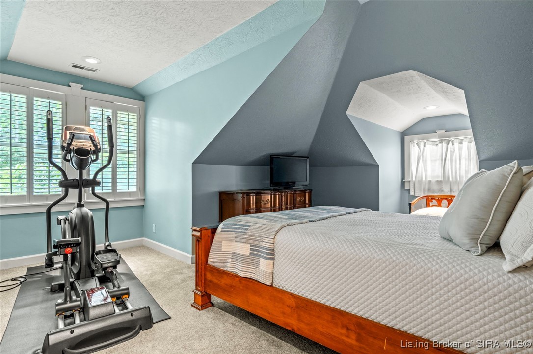 Jeffersonville, Indiana, 47130, United States, 4 Bedrooms Bedrooms, ,4 BathroomsBathrooms,Residential,For Sale,1897686