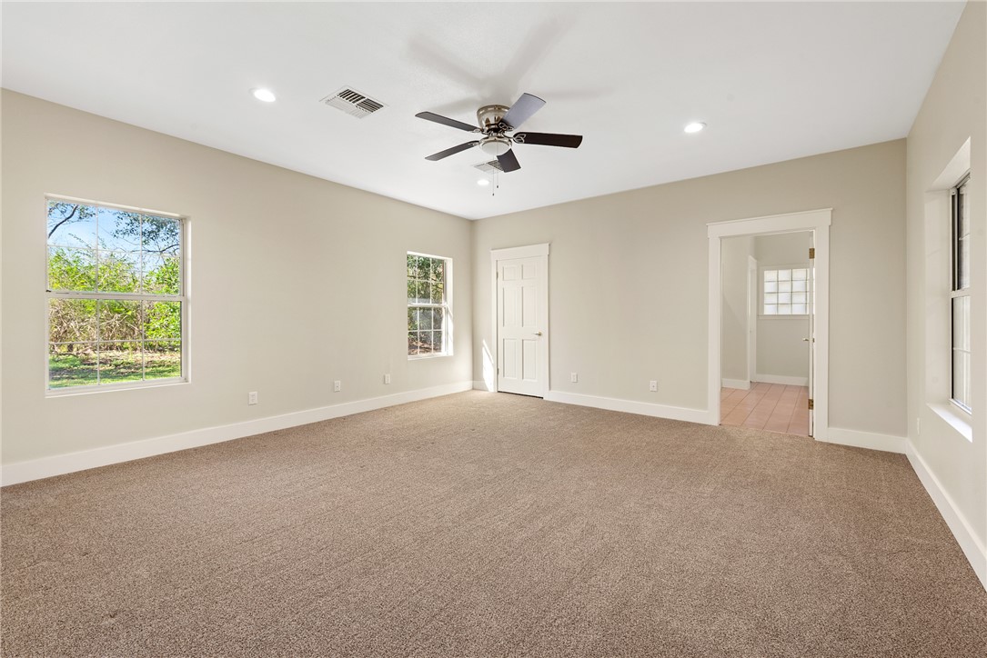 Franklin, Texas, 77856, United States, 4 Bedrooms Bedrooms, ,3 BathroomsBathrooms,Residential,For Sale,2005456