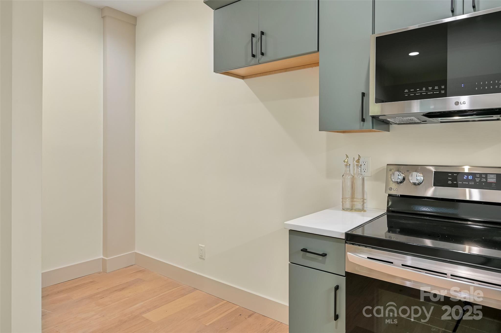 Asheville, North Carolina, 28806, United States, 4 Bedrooms Bedrooms, ,4 BathroomsBathrooms,Residential,For Sale,1837018