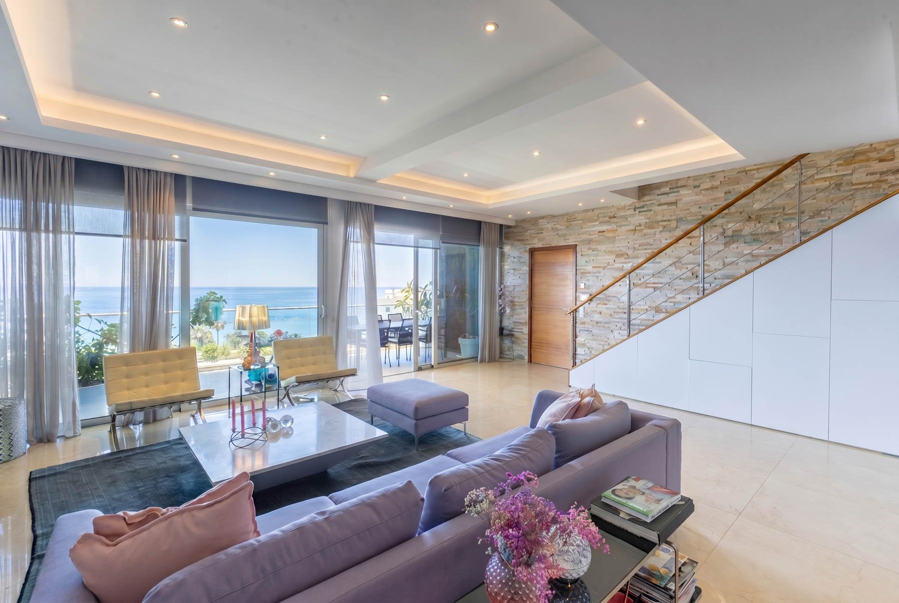  Beachfront 3-Bedroom Penthouse with Private Rooftop Terrace in Limassol - 物件實景