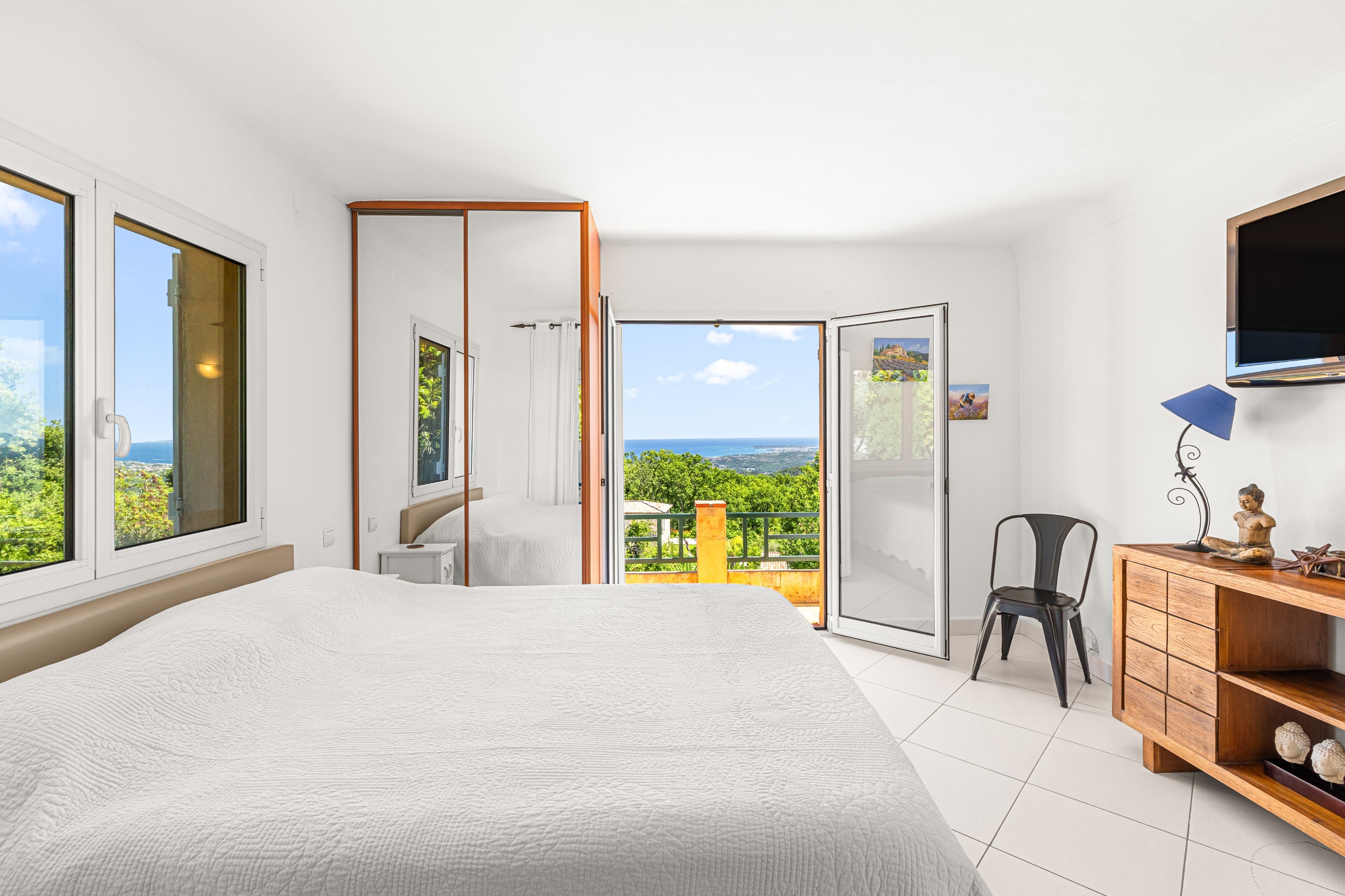 Sea view property with development potential in Vence - 物件實景