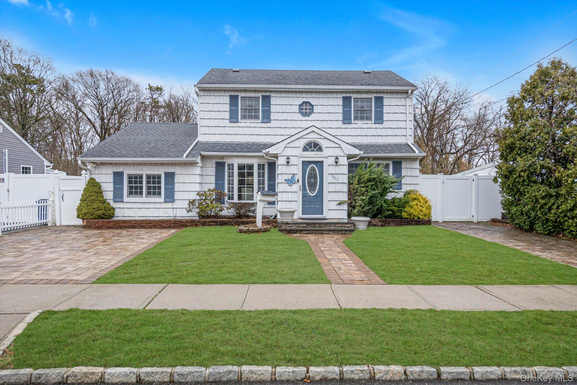 Lombardy Blvd, Bay Shore, NY 11706