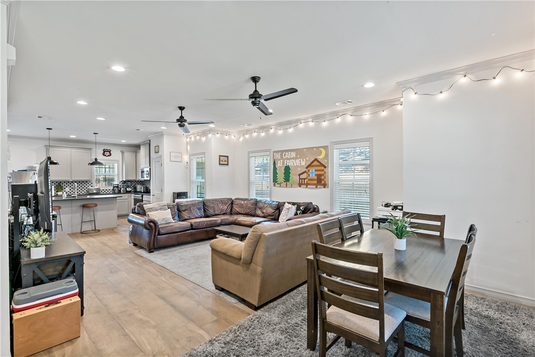 College Station, Texas, 77840, United States, 6 Bedrooms Bedrooms, ,7 BathroomsBathrooms,Residential,For Sale,1989222