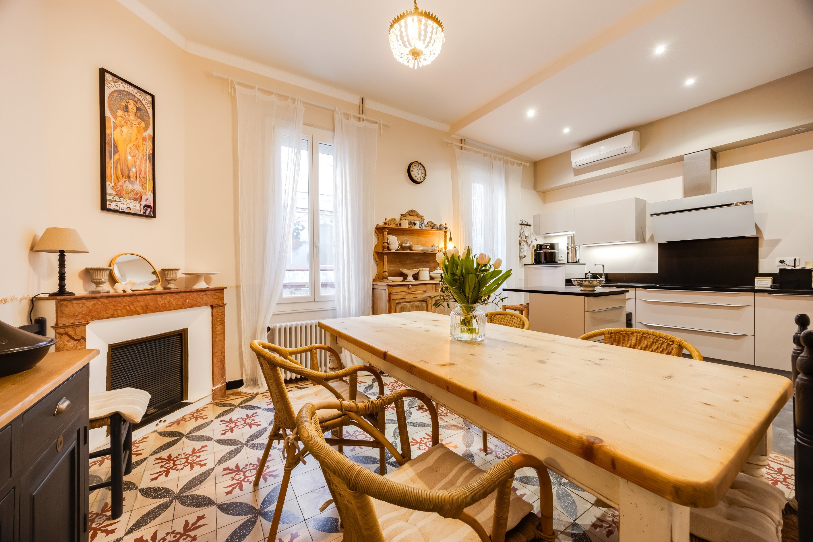 Light-Filled Town House with 4 Bedrooms and Study, City Centre Perpignan - 物件實景