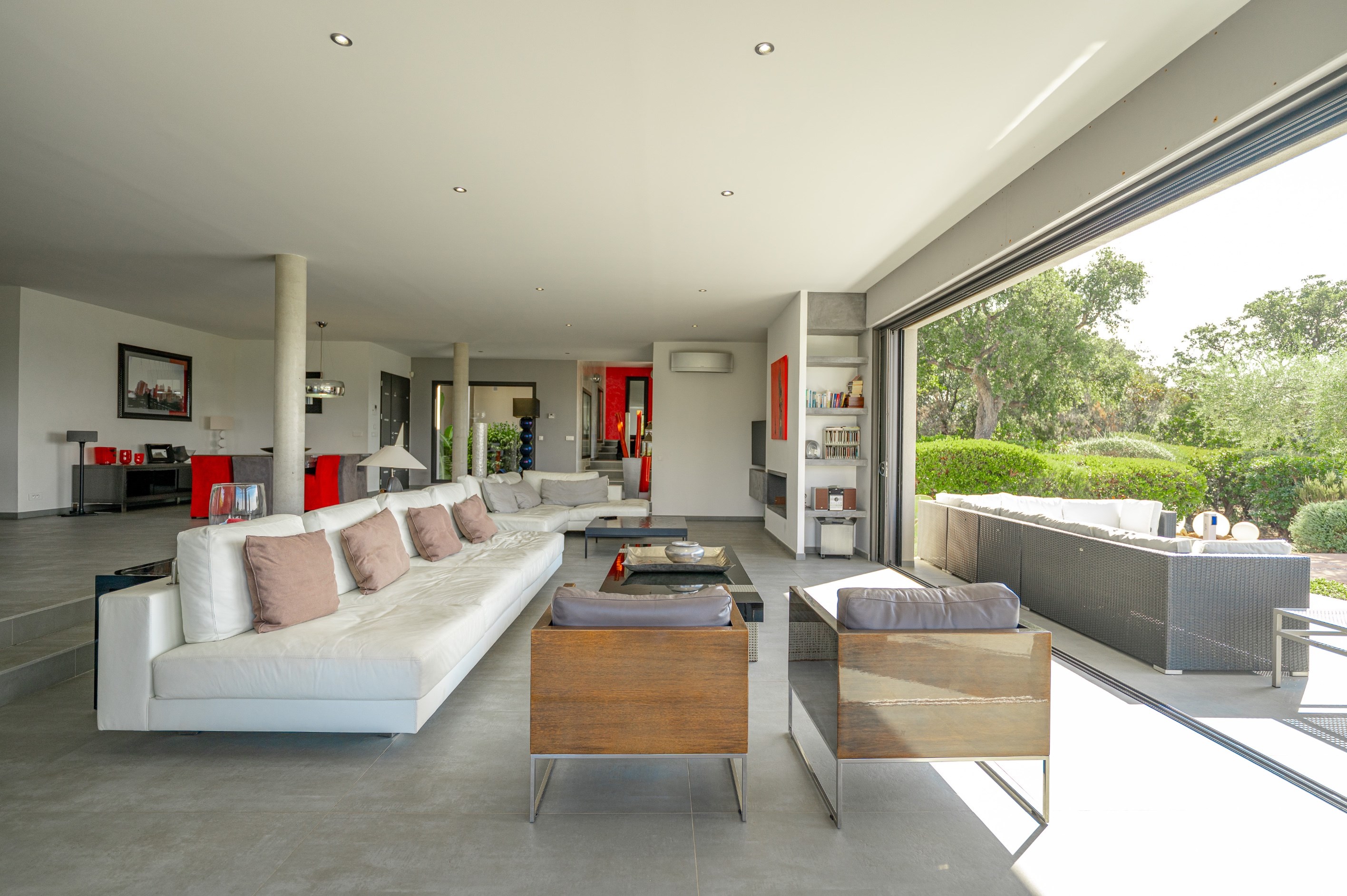  Contemporary 300 sqm villa with a mirror pool in Pinarello – 5 suites - 物件實景