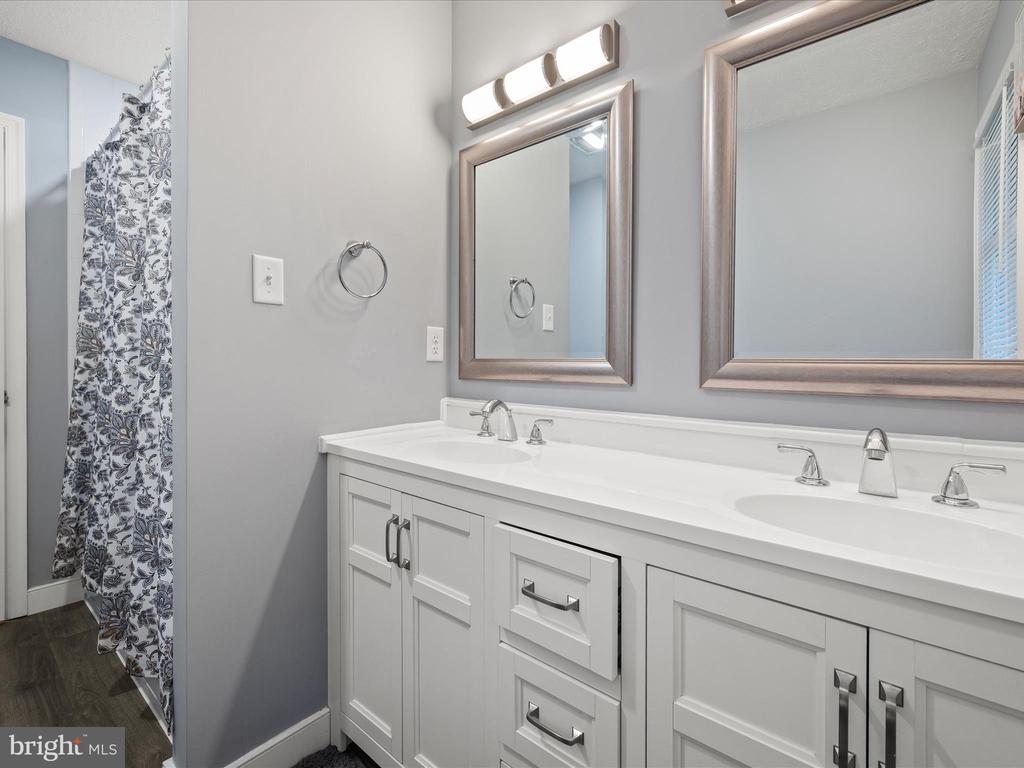 Winchester, Virginia, 22601, United States, 3 Bedrooms Bedrooms, ,3 BathroomsBathrooms,Residential,For Sale,1978922