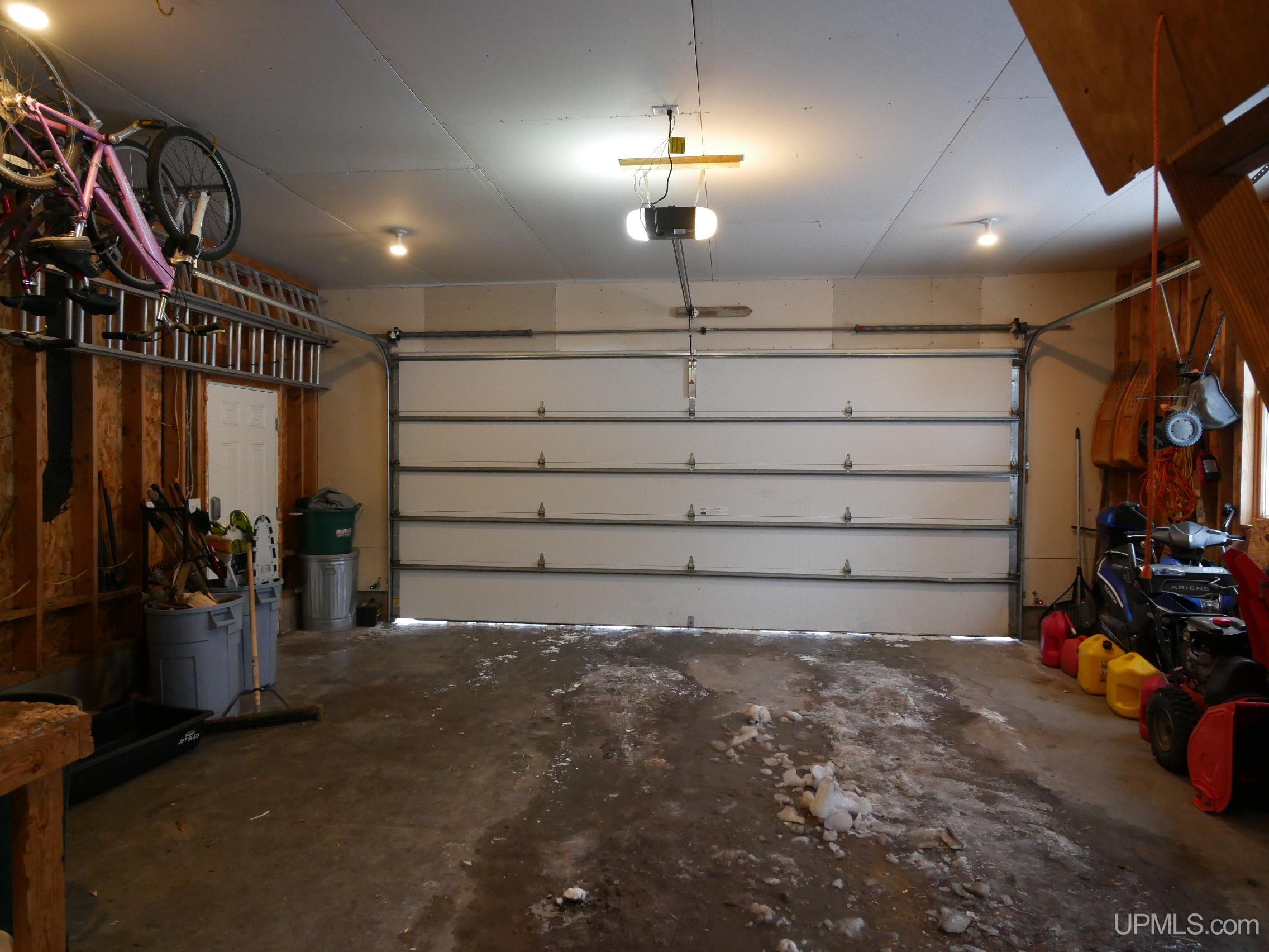 Houghton, Michigan, 49931, United States, 4 Bedrooms Bedrooms, ,3 BathroomsBathrooms,Residential,For Sale,1924380