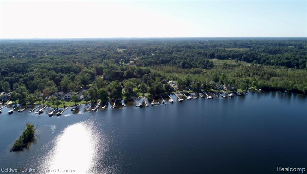 Whitmore Lake, Michigan, 48189, United States, 3 Bedrooms Bedrooms, ,2 BathroomsBathrooms,Residential,For Sale,1925473