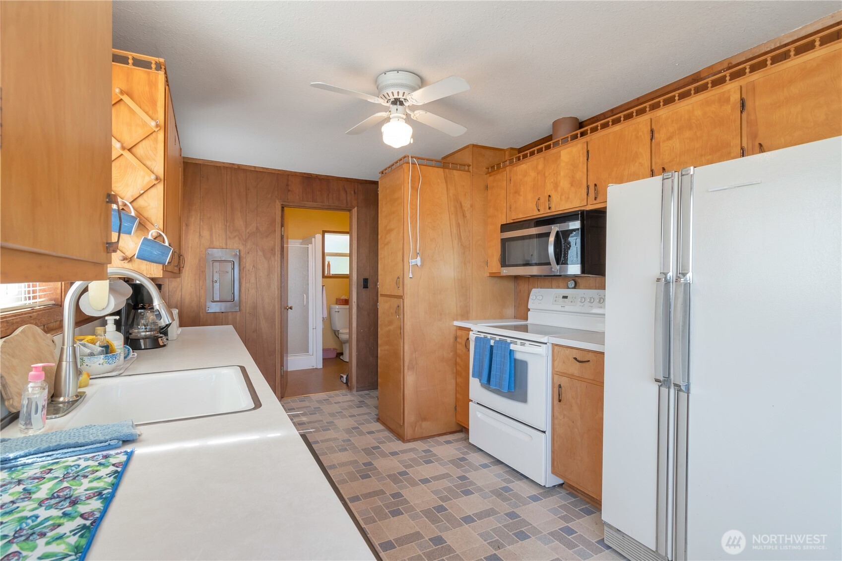 Langley, Washington, 98260, United States, 2 Bedrooms Bedrooms, ,Residential,For Sale,1895198