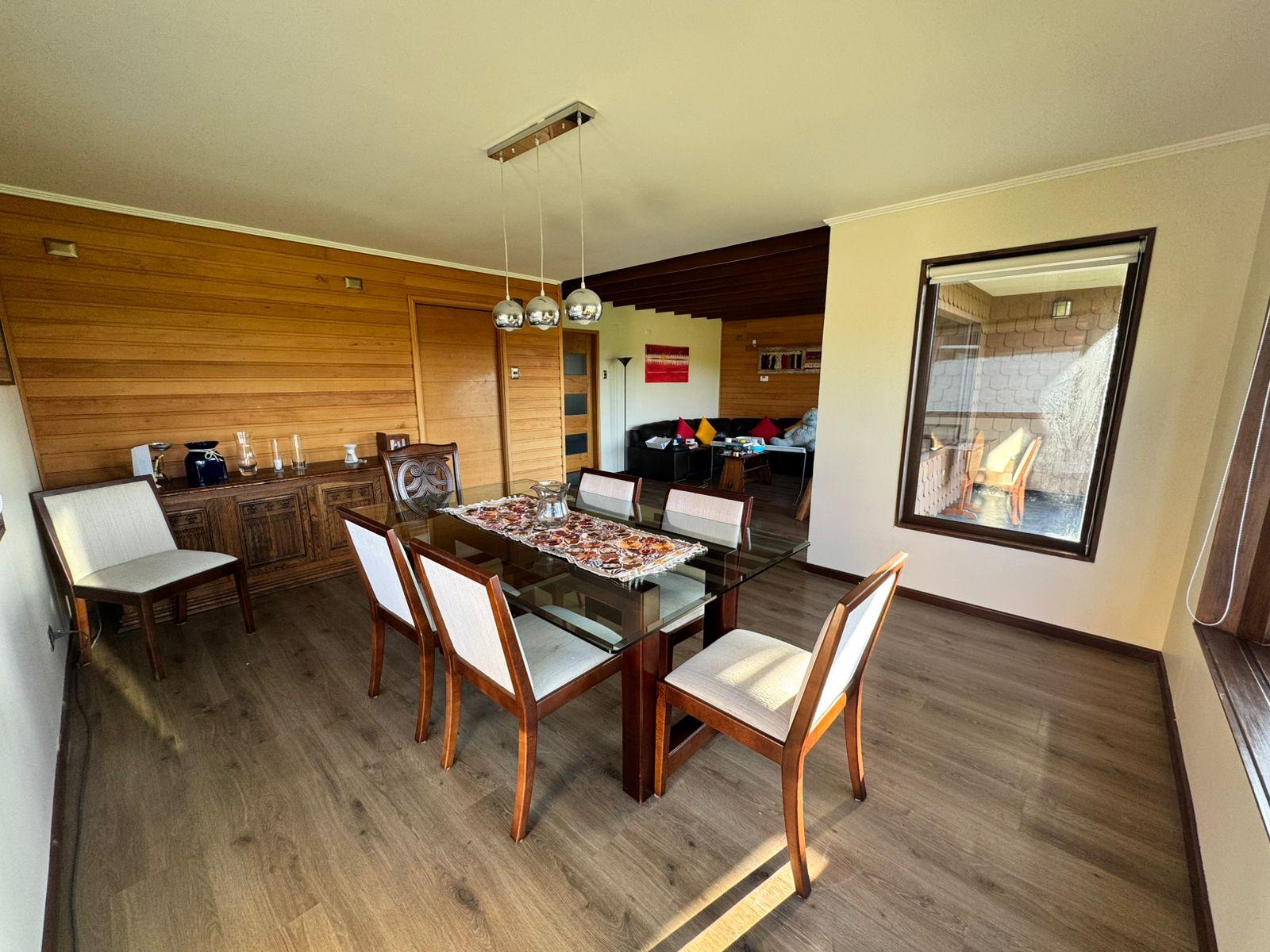 Puerto Varas, Chile, 5 Bedrooms Bedrooms, ,4 BathroomsBathrooms,Residential,For Sale,1927519