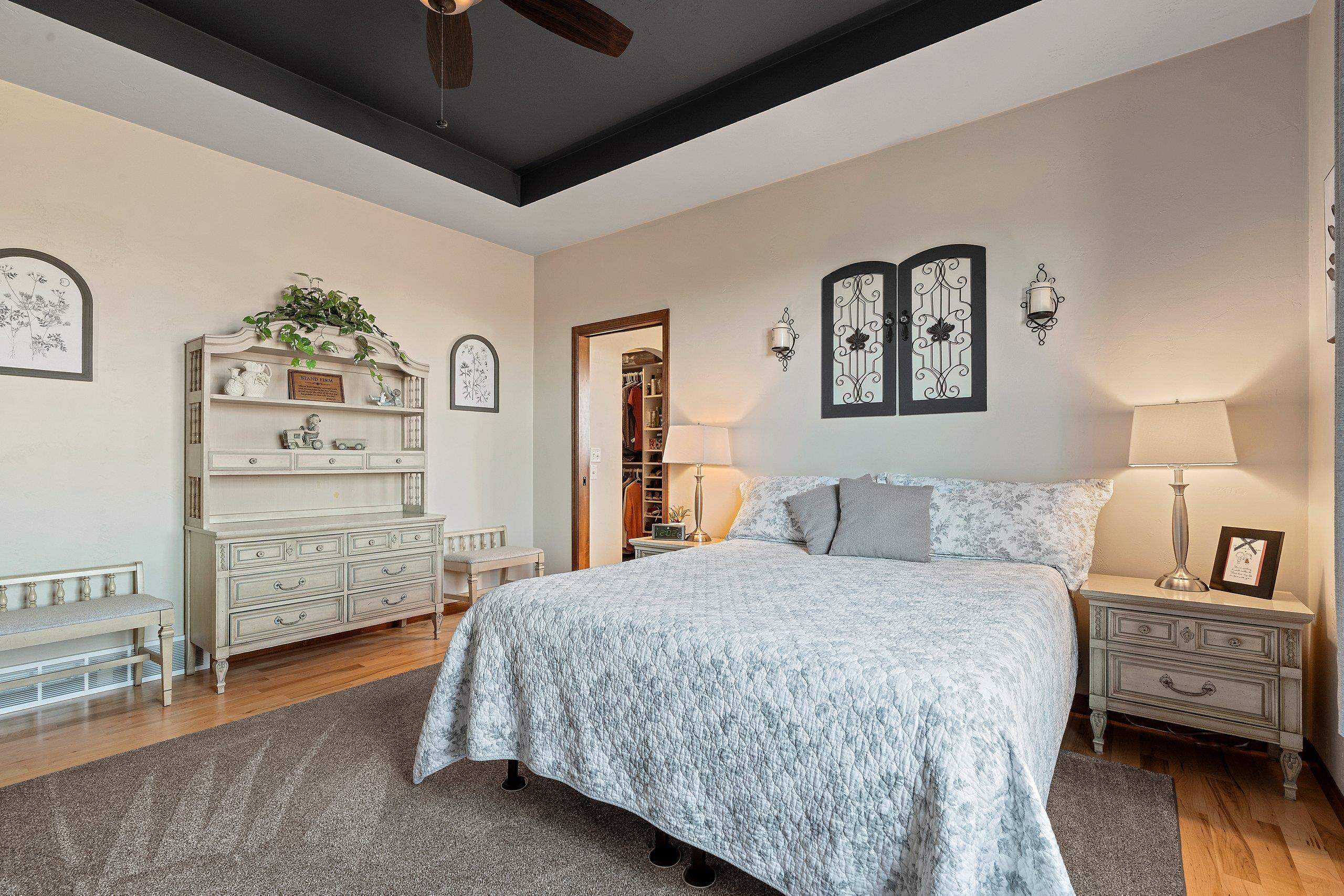 NEENAH, Wisconsin, 54956, United States, 3 Bedrooms Bedrooms, ,3 BathroomsBathrooms,Residential,For Sale,1986561