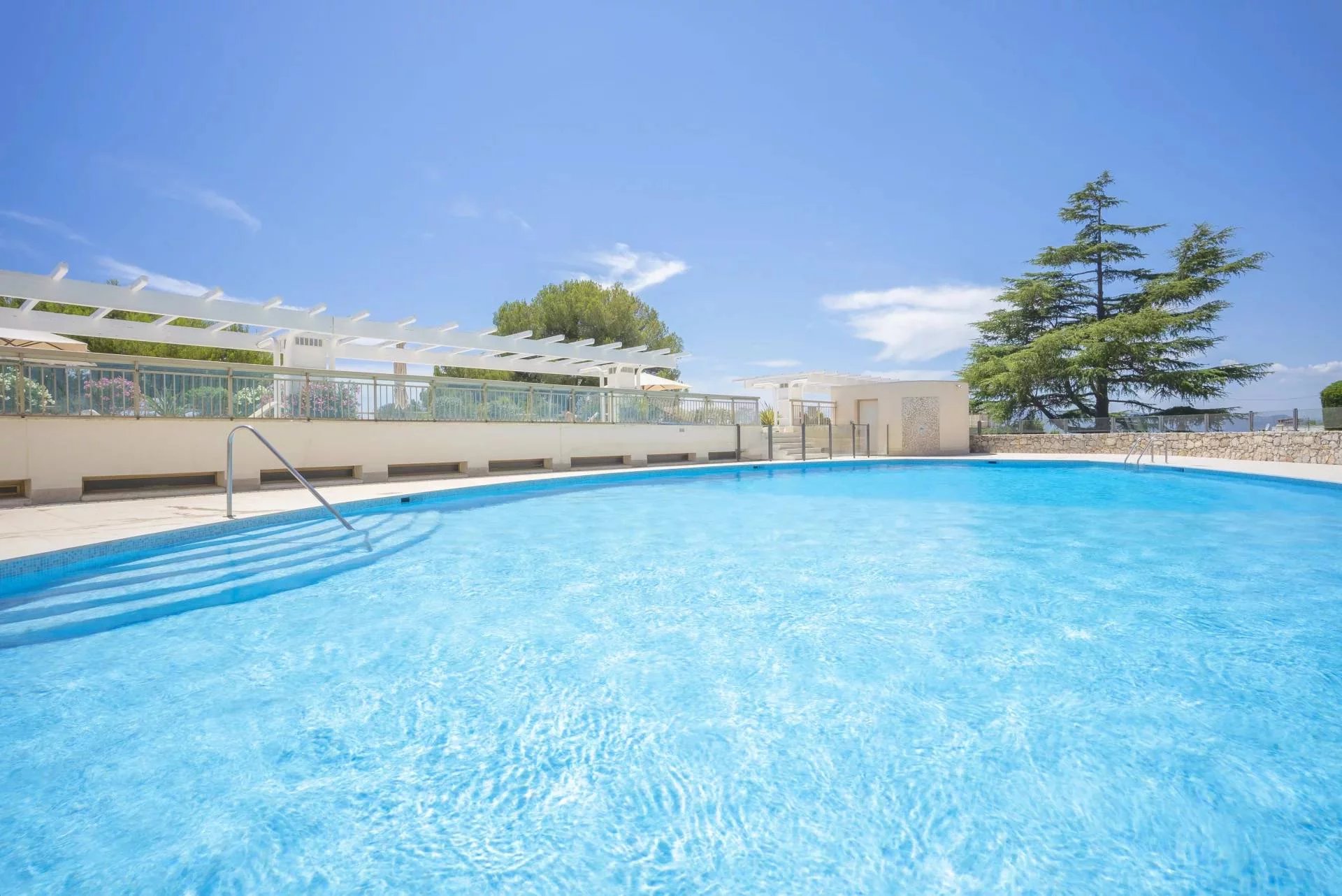 Le Cannet, Provence-Alpes-Côte d’Azur, 06110, FR, 3 Bedrooms Bedrooms, ,2 BathroomsBathrooms,Residential,For Sale,1713023