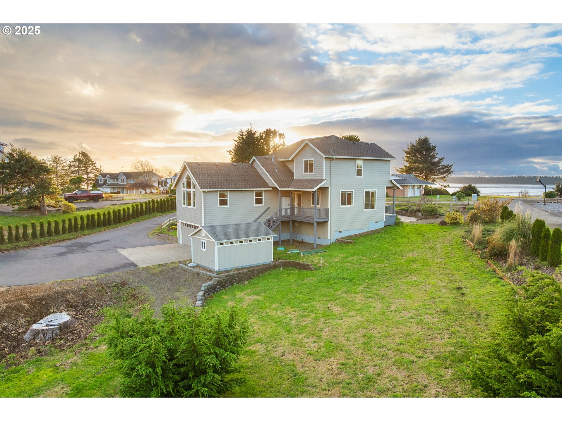 Tillamook, Oregon, 97141, United States, 3 Bedrooms Bedrooms, ,4 BathroomsBathrooms,Residential,For Sale,1998230