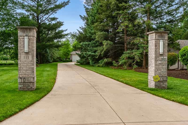 Machesney Park, Illinois, 61115, United States, 4 Bedrooms Bedrooms, ,5 BathroomsBathrooms,Residential,For Sale,2049063