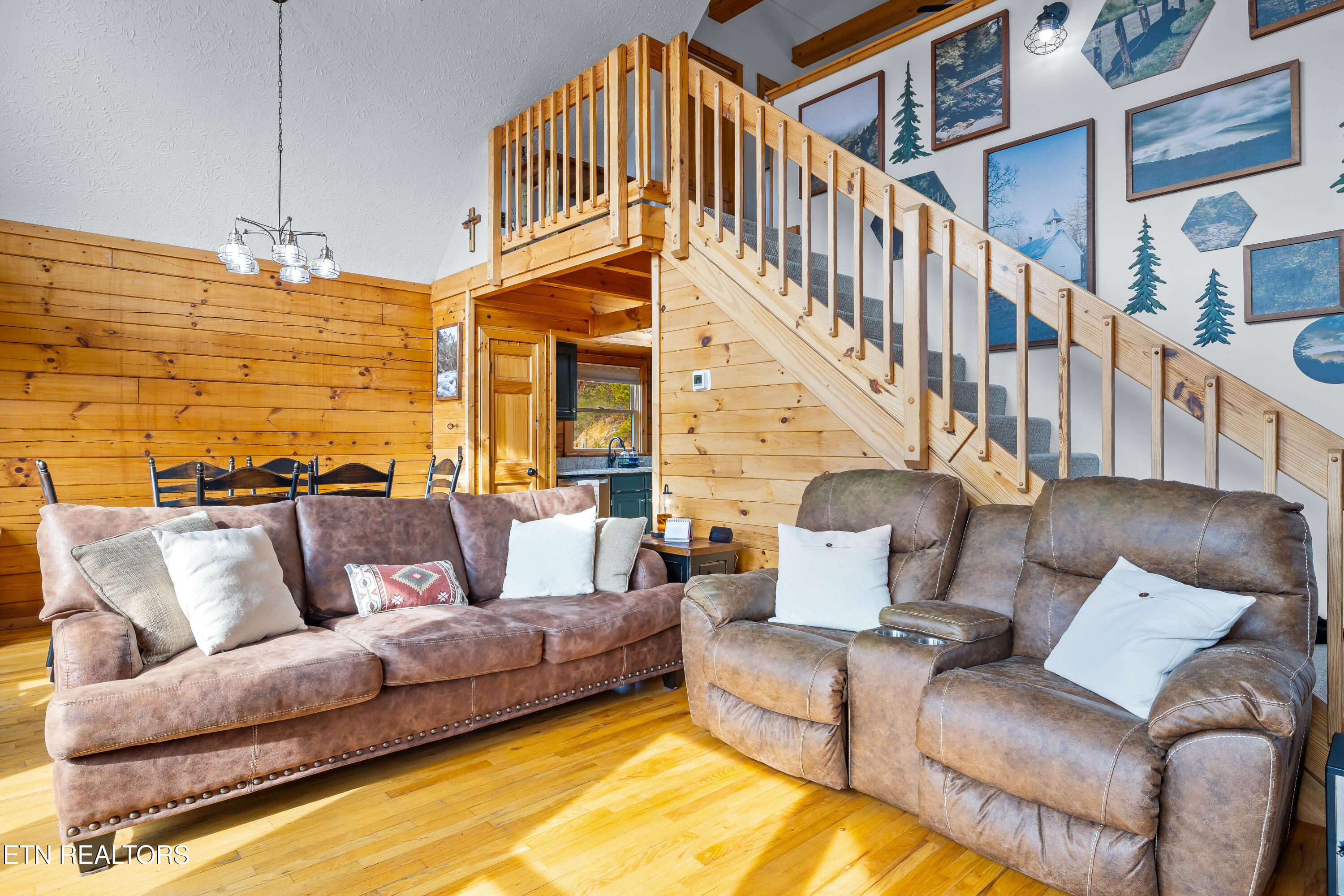 Sevierville, Tennessee, 37862, United States, 3 Bedrooms Bedrooms, ,3 BathroomsBathrooms,Residential,For Sale,2014786