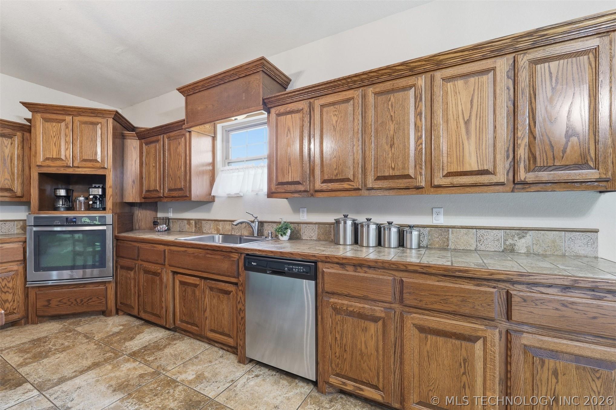 Muldrow, Oklahoma, 74948, United States, 5 Bedrooms Bedrooms, ,3 BathroomsBathrooms,Residential,For Sale,2040706