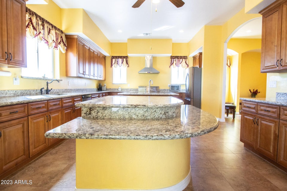 Witmann, Arizona, 85361, United States, 6 Bedrooms Bedrooms, ,3 BathroomsBathrooms,Residential,For Sale,1977429