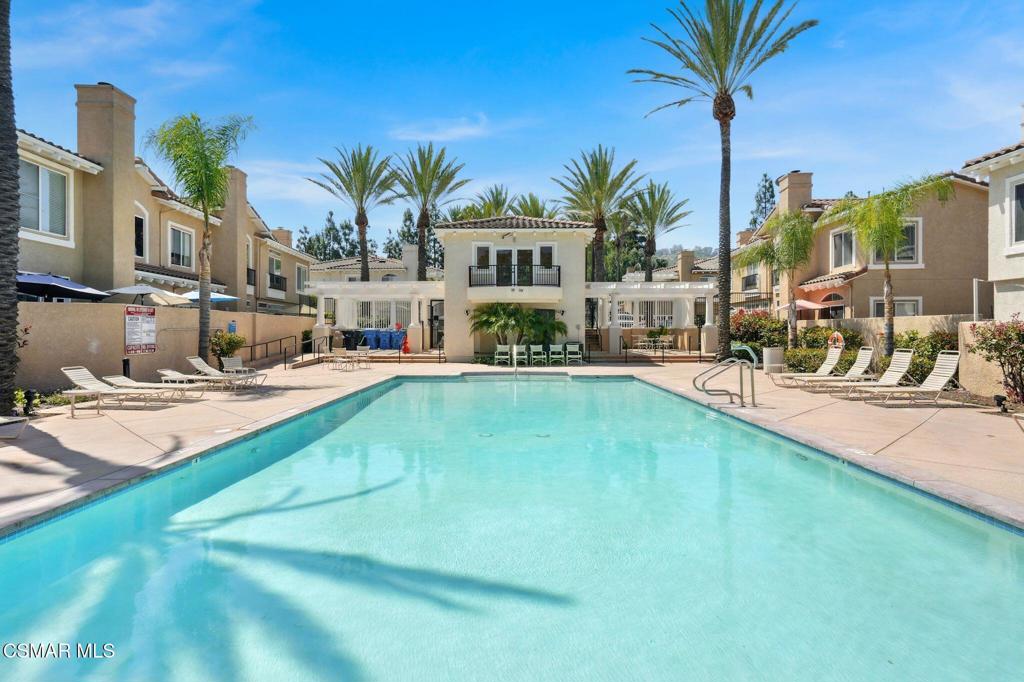 Moorpark, California, 93021, United States, 2 Bedrooms Bedrooms, ,3 BathroomsBathrooms,Residential,For Sale,1937149
