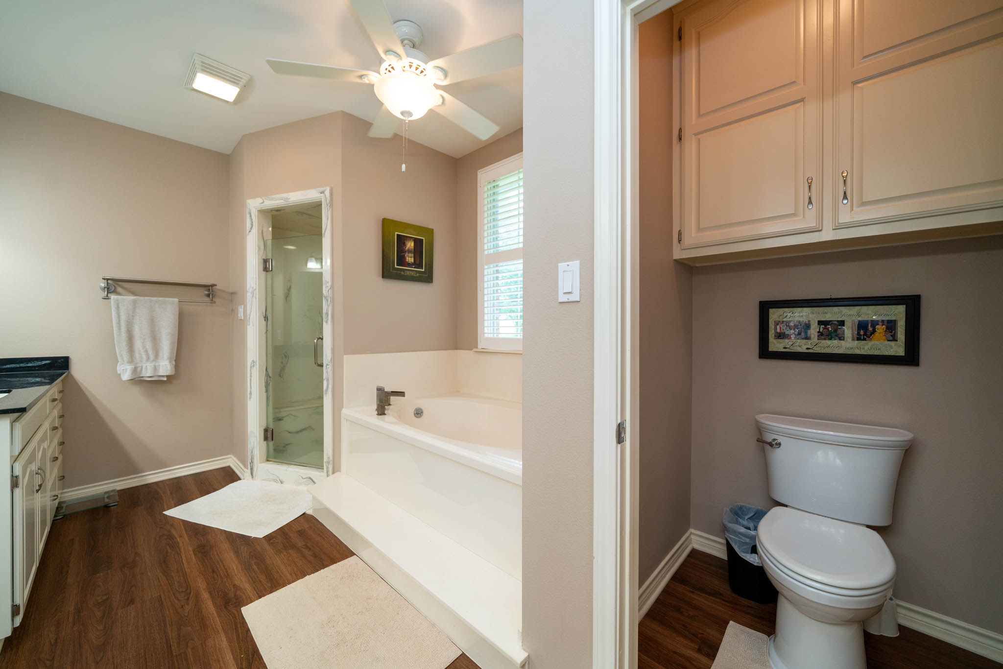 Jacksonville, Texas, 75766, United States, 3 Bedrooms Bedrooms, ,4 BathroomsBathrooms,Residential,For Sale,1984129