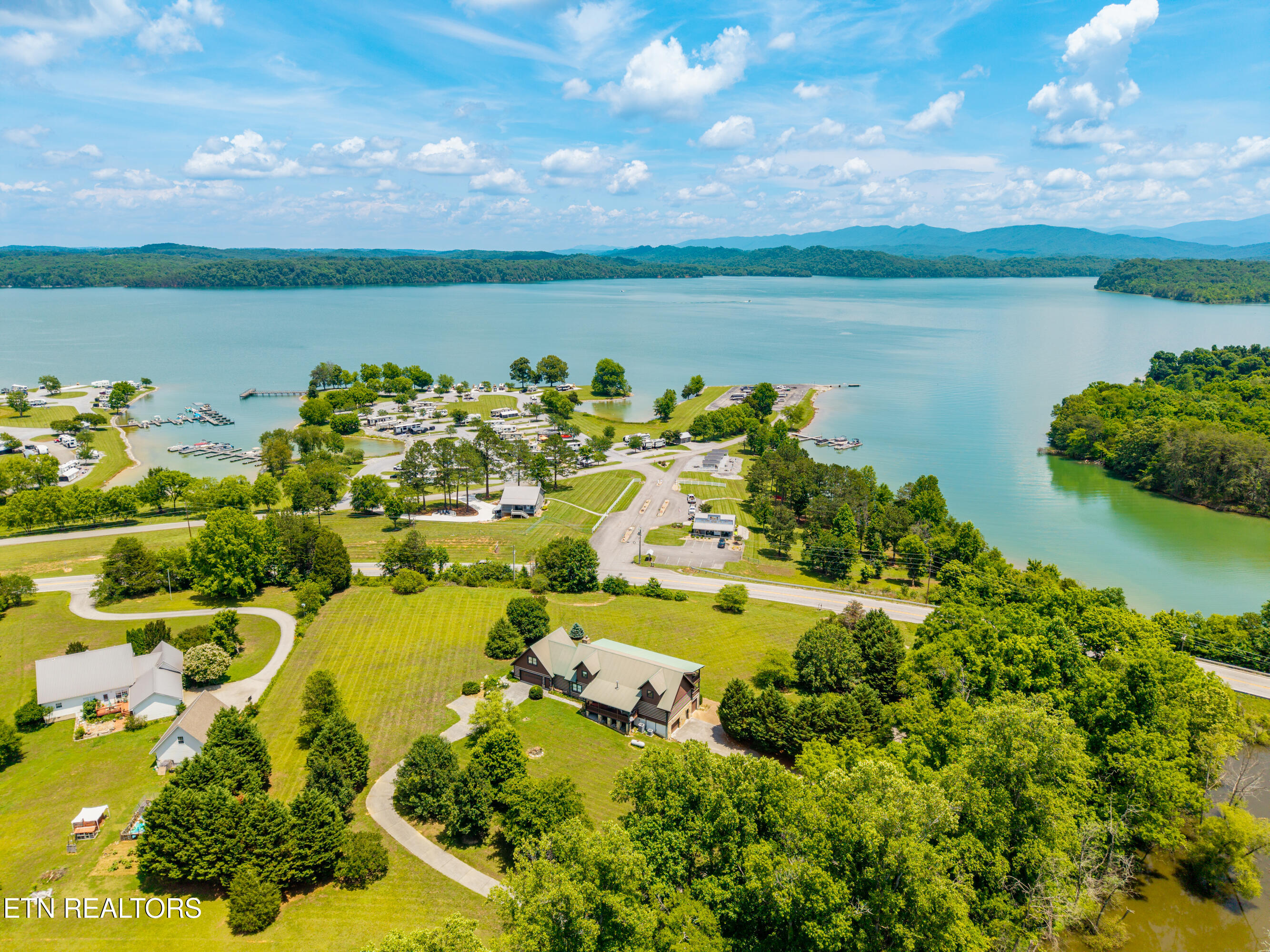 Vonore, Tennessee, 37885, United States, 3 Bedrooms Bedrooms, ,4 BathroomsBathrooms,Residential,For Sale,2048933