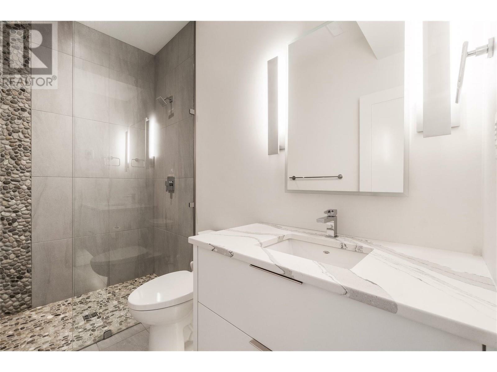 ANGLEMONT, British Columbia, V0E 1M8, CA, 5 Bedrooms Bedrooms, ,3 BathroomsBathrooms,Residential,For Sale,1836909