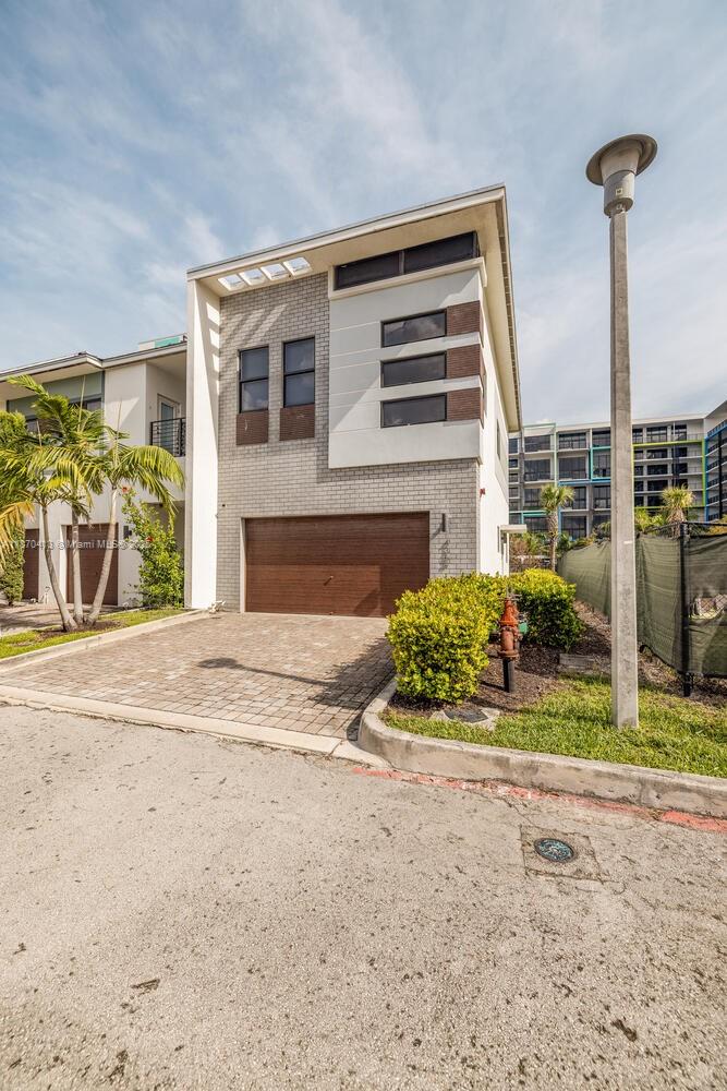 Plantation, Florida, 33317, United States, 3 Bedrooms Bedrooms, ,3 BathroomsBathrooms,Residential,For Sale,1934243