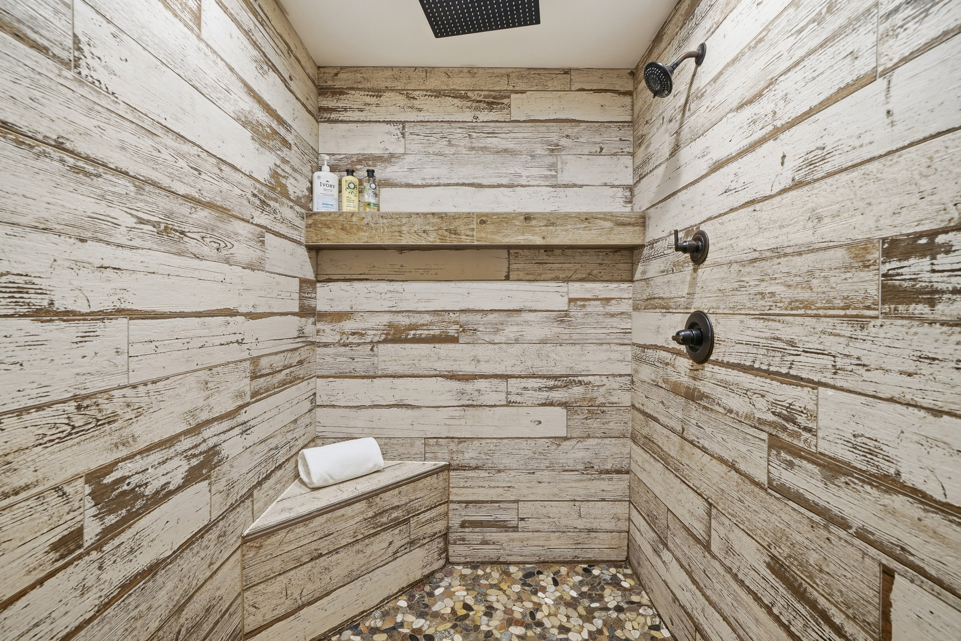  Ideal Cabin Escape Ready for Your Riverfront Lifestyle - 物件實景