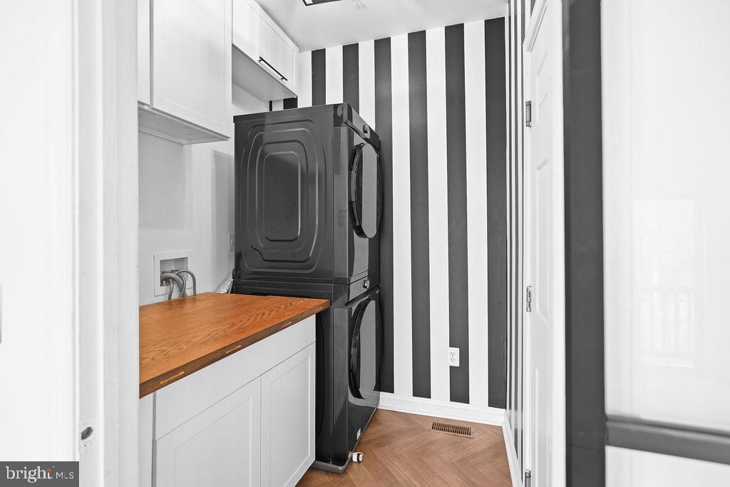 Upper Marlboro, Maryland, 20772, United States, 5 Bedrooms Bedrooms, ,4 BathroomsBathrooms,Residential,For Sale,1988890