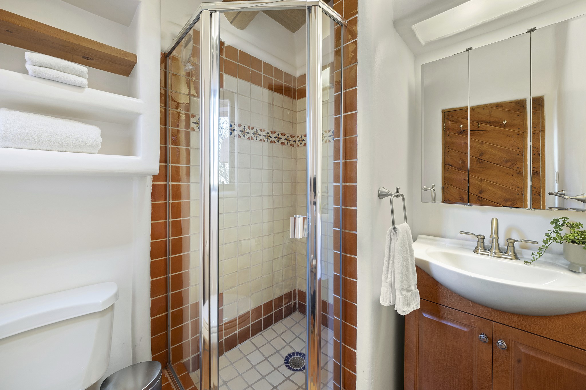  996 Paseo Del Sur - 物件實景