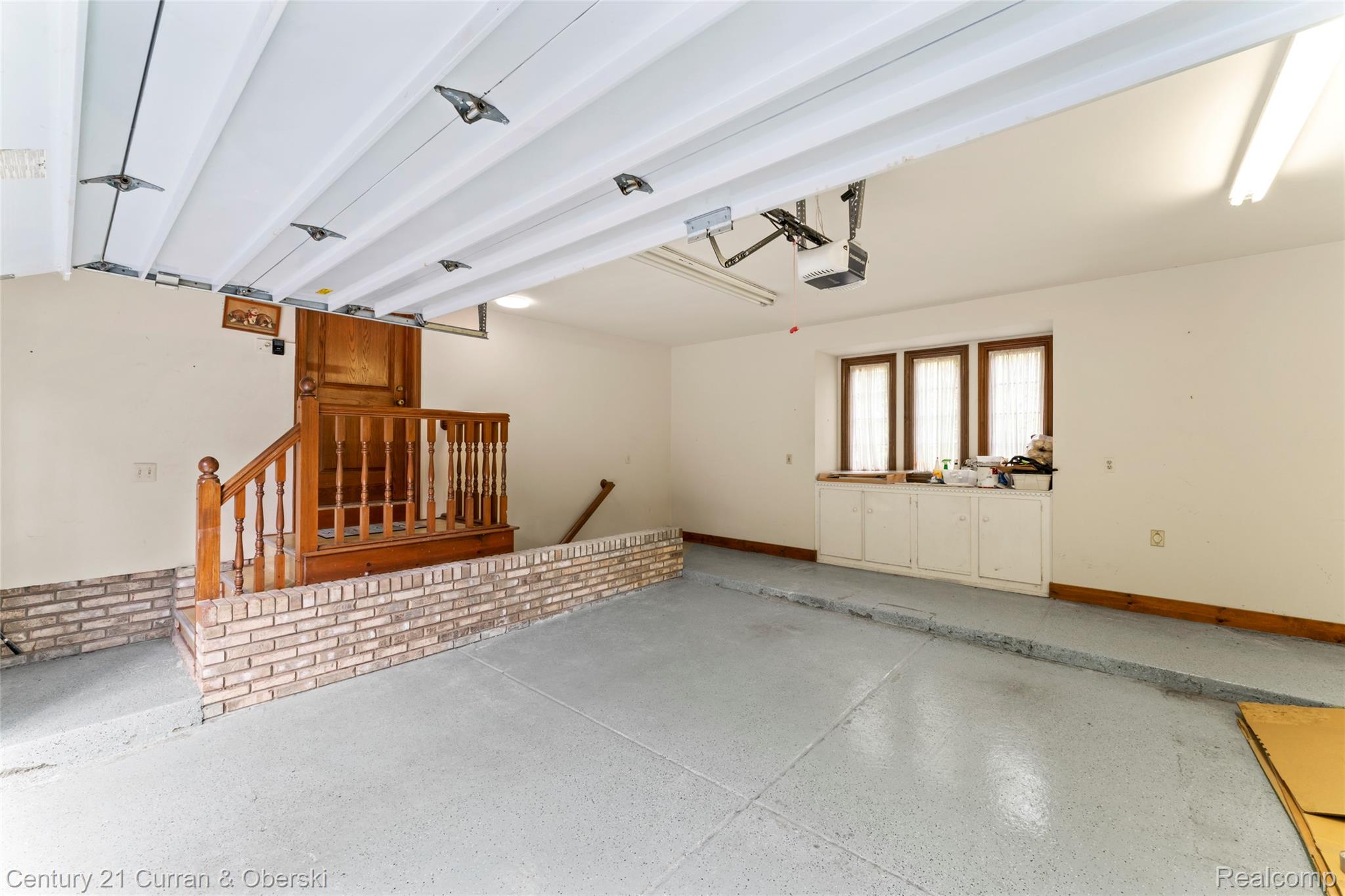 Farmington, Michigan, 48331, United States, 5 Bedrooms Bedrooms, ,6 BathroomsBathrooms,Residential,For Sale,1975363