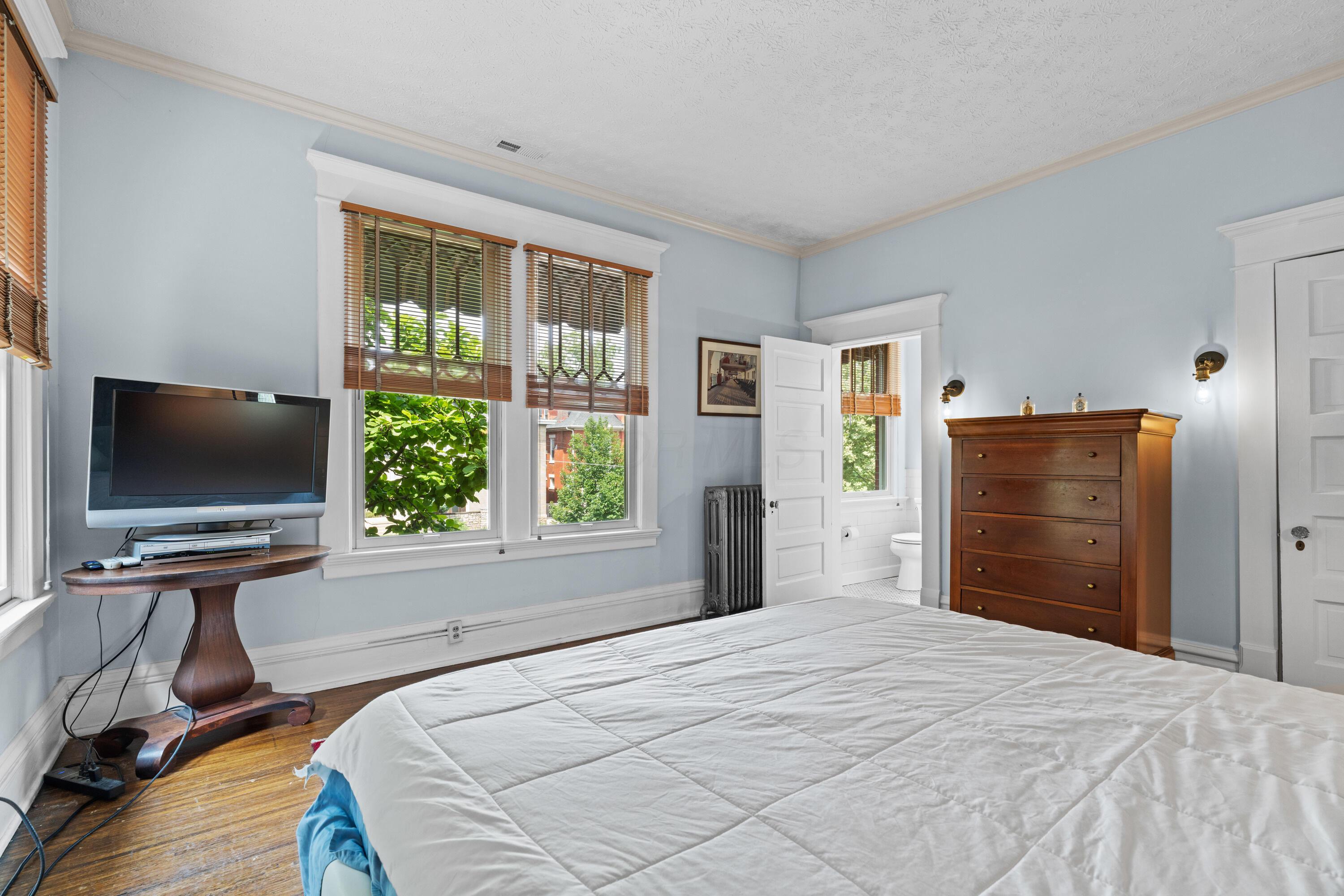 Columbus, Ohio, 43203, United States, 5 Bedrooms Bedrooms, ,4 BathroomsBathrooms,Residential,For Sale,1983824